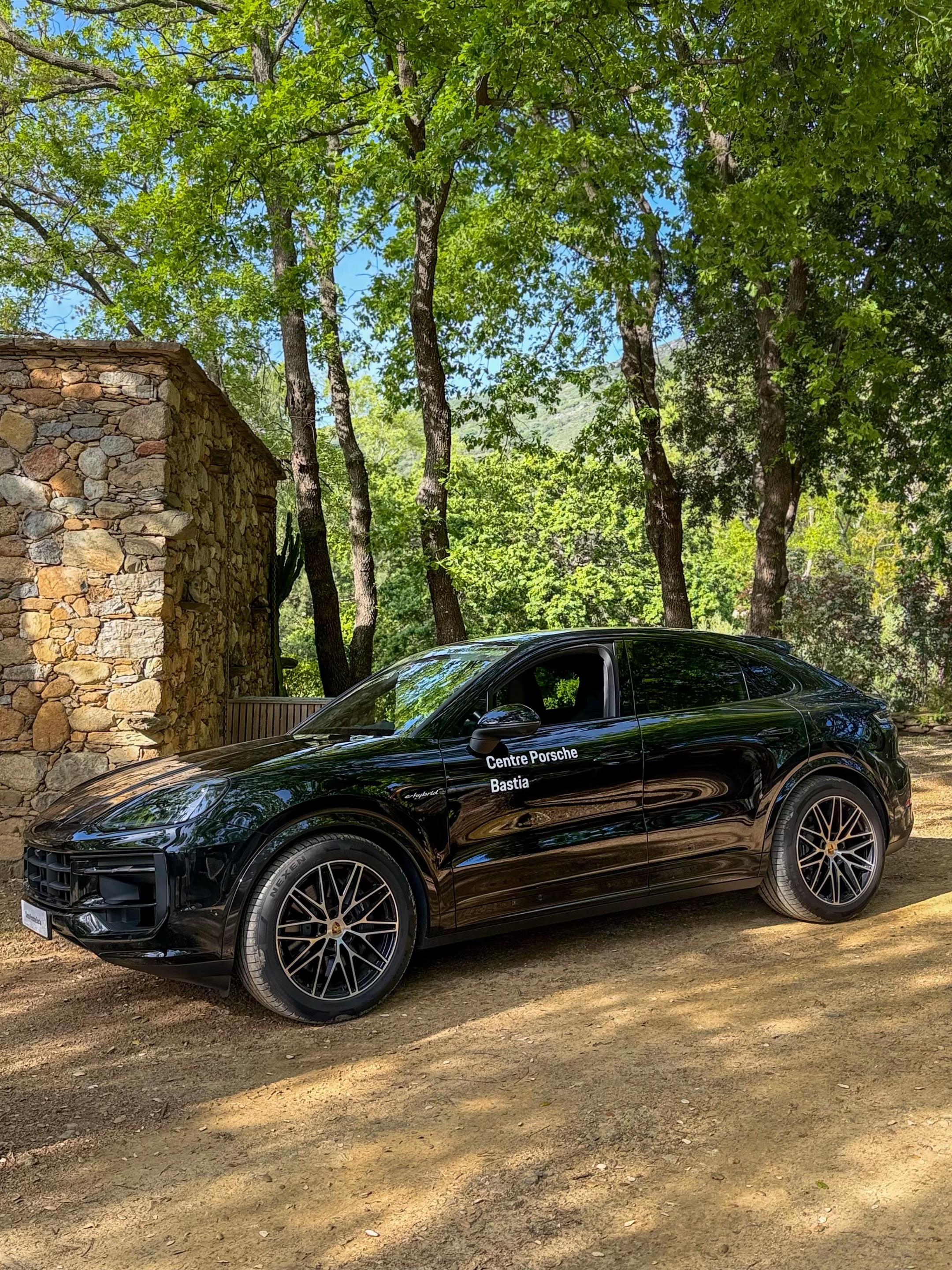 @Centre Porsche Bastia