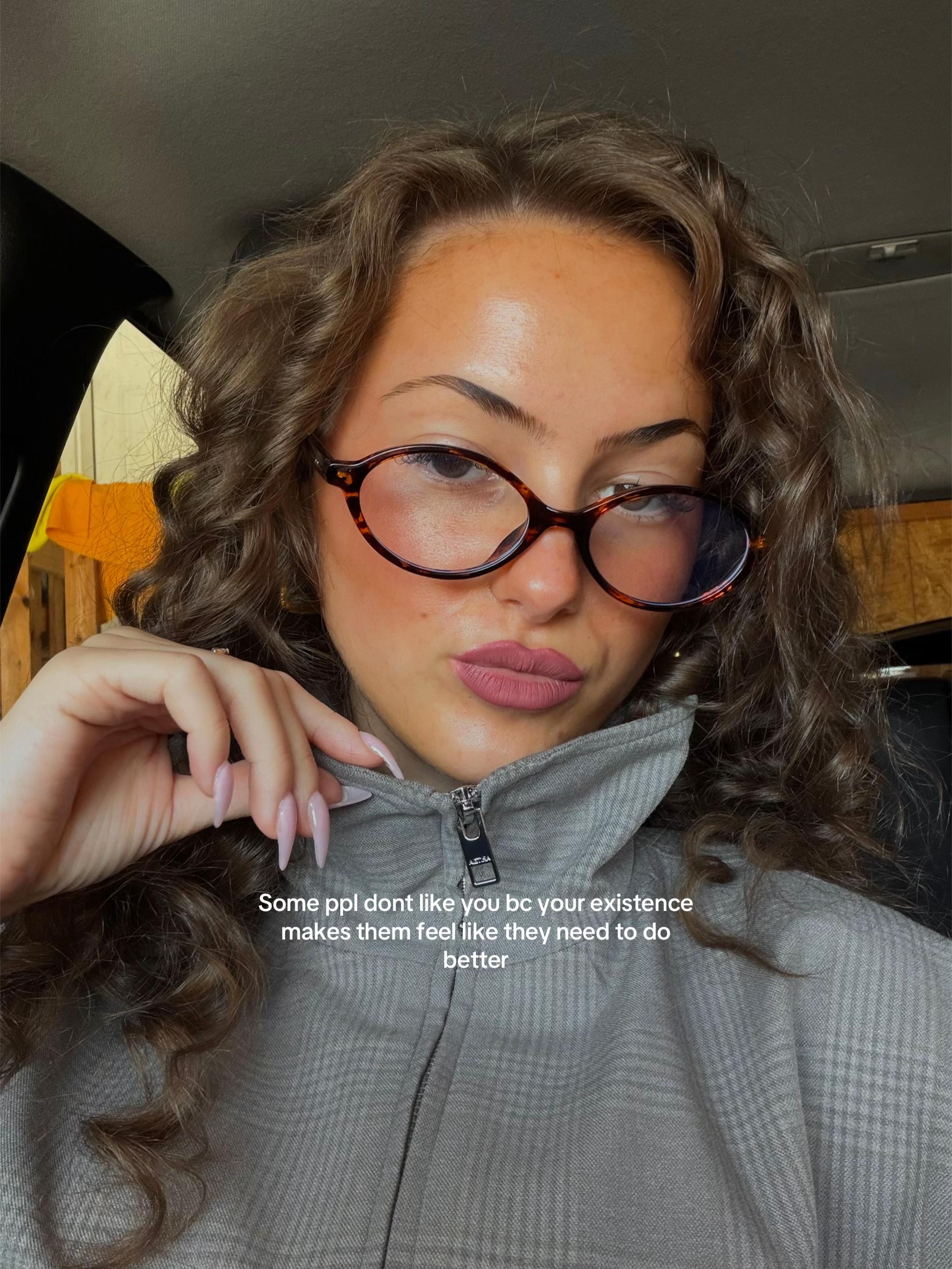 @withlaurairl