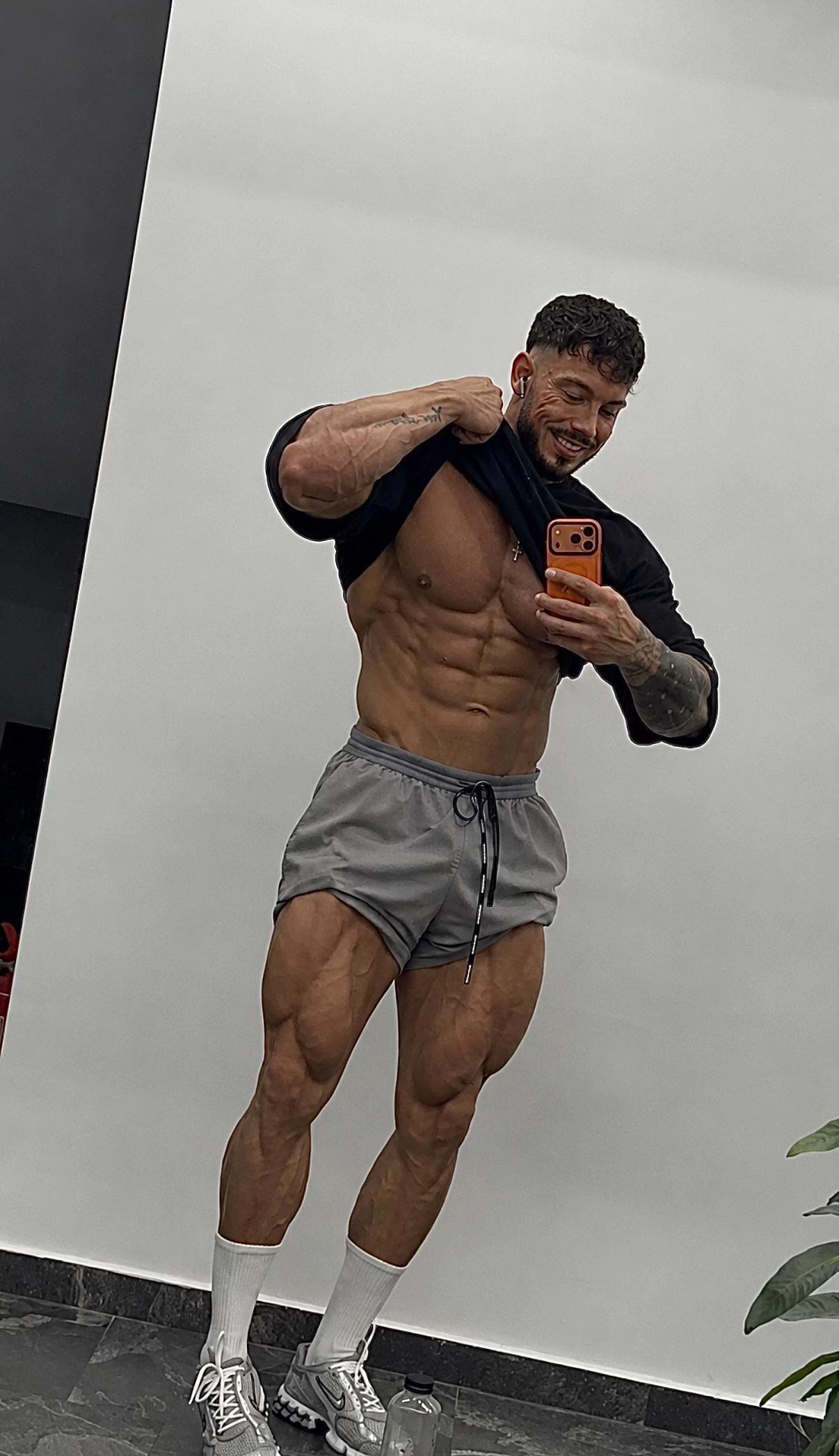 @Georgearvat_