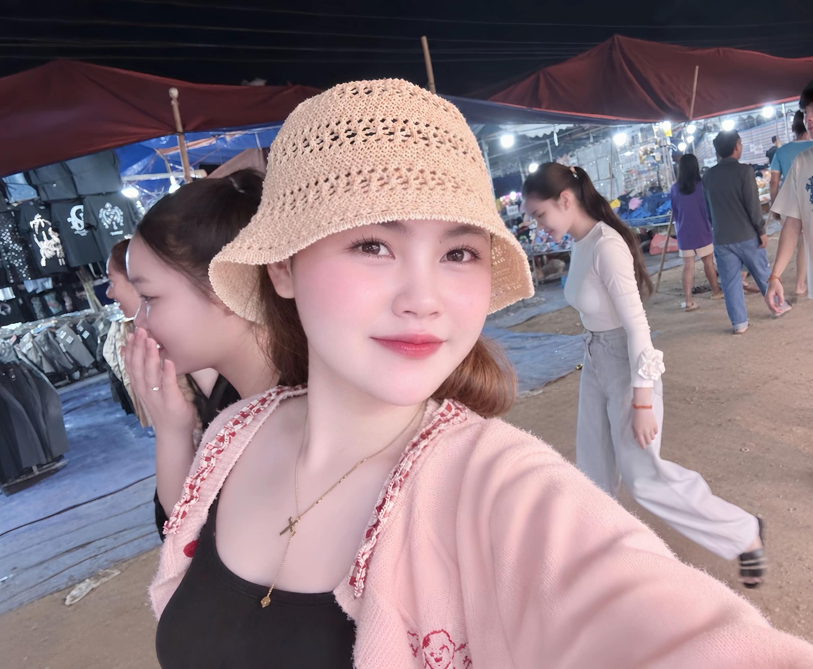 @ຕຸກຕຸ່ນ ຈຸບຸ…🫧🪸