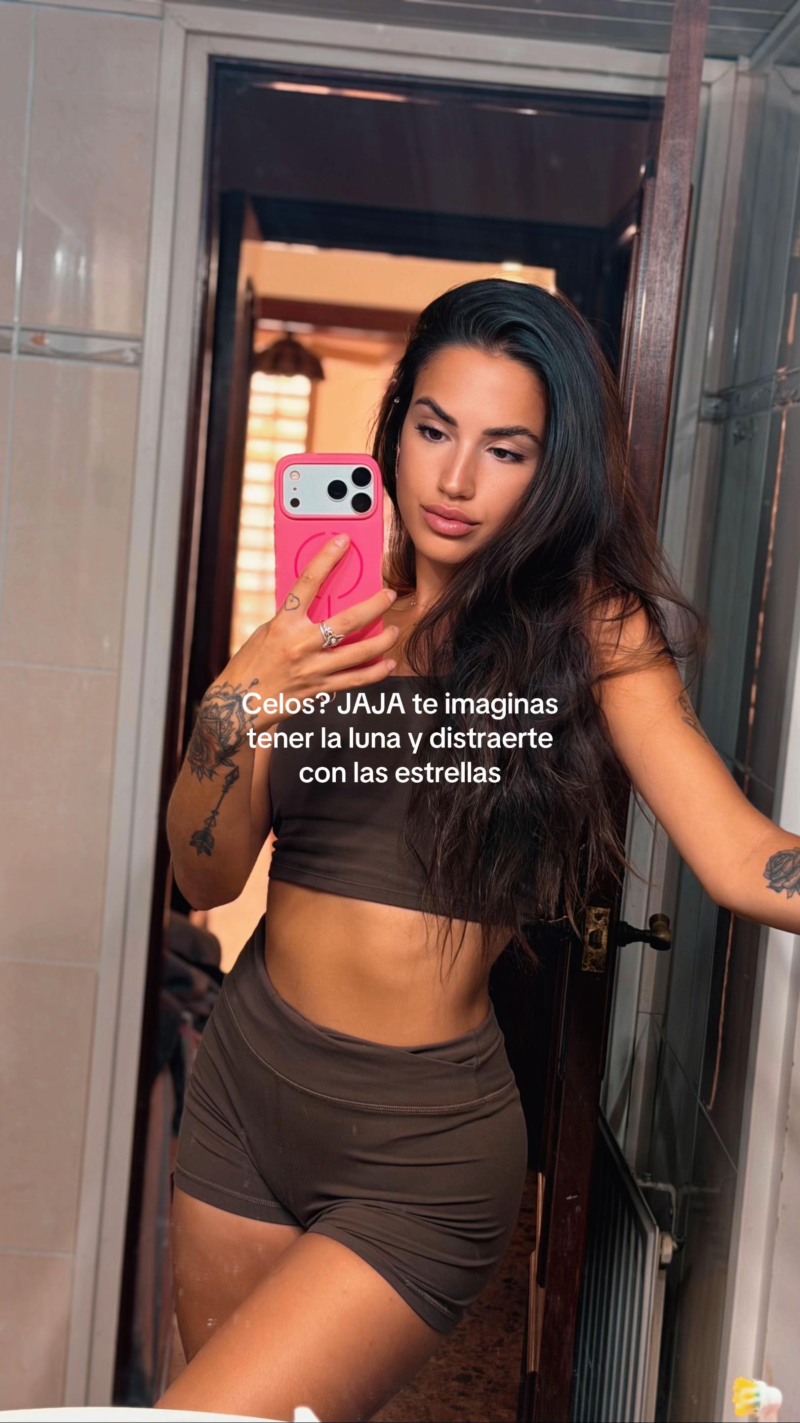 @Lucía Yáñez๐