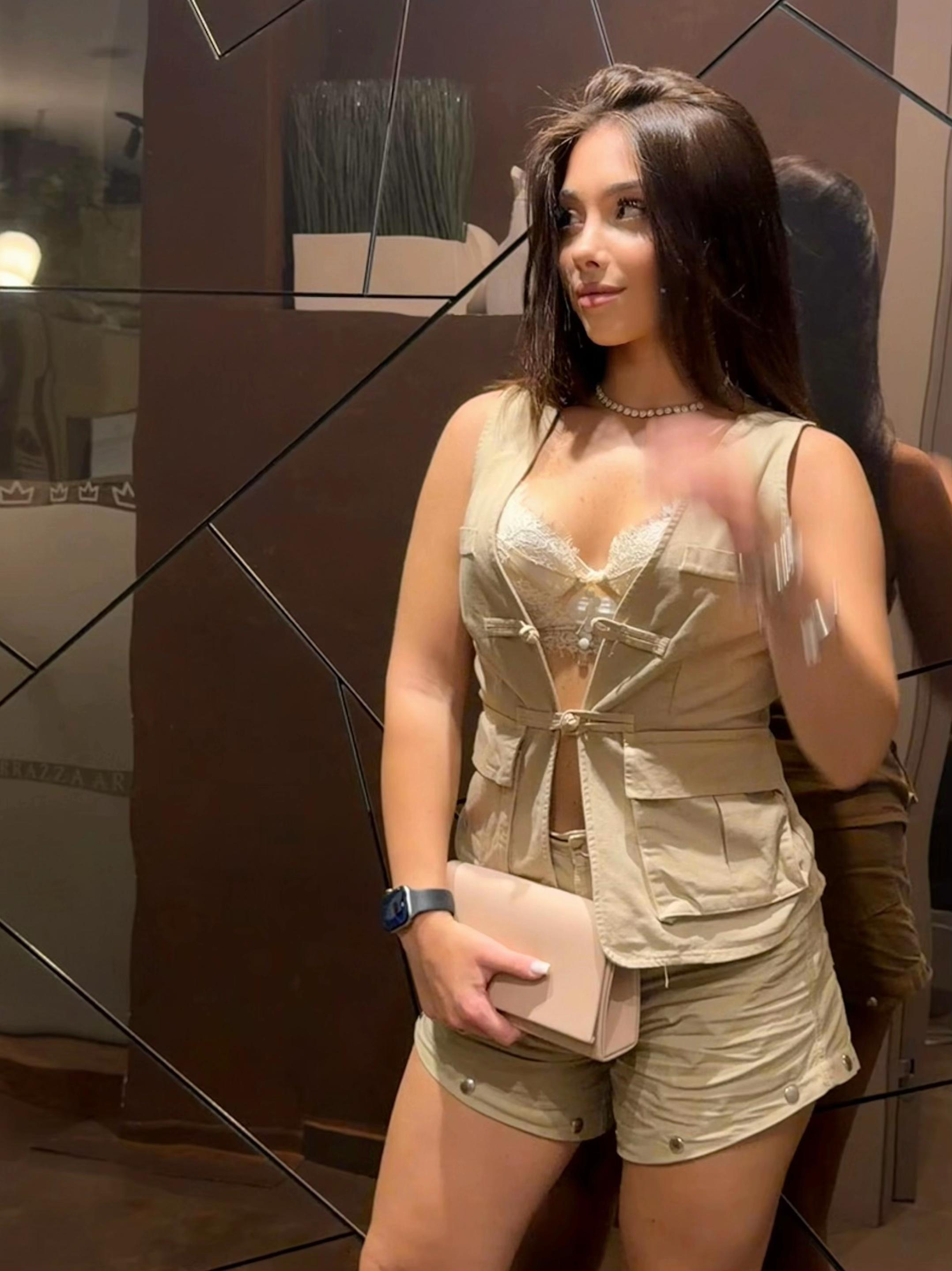 @𝐃𝐞𝐧𝐢𝐬𝐞 𝐁𝐨𝐯𝐞