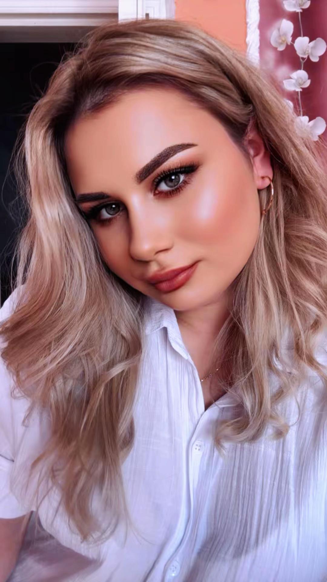 @Lena🌸