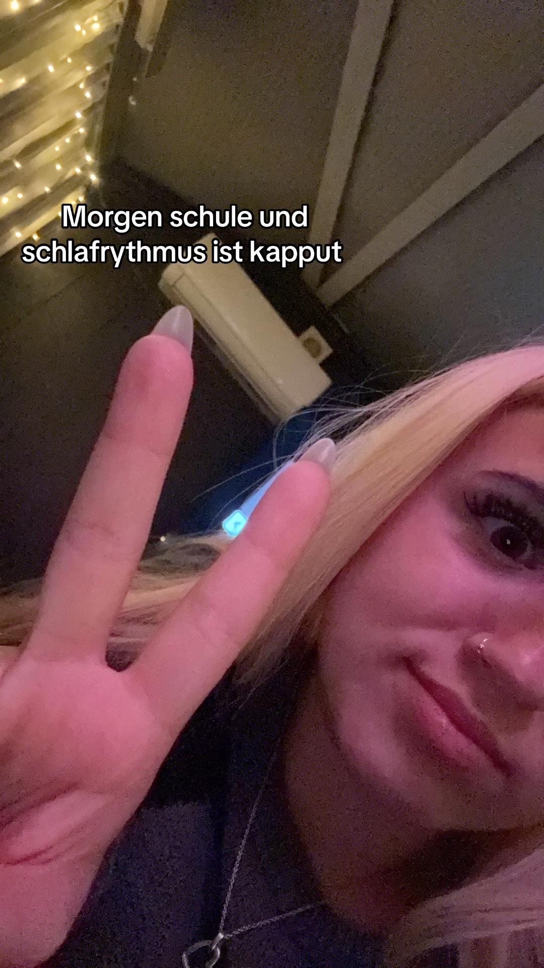 @🫰🏼