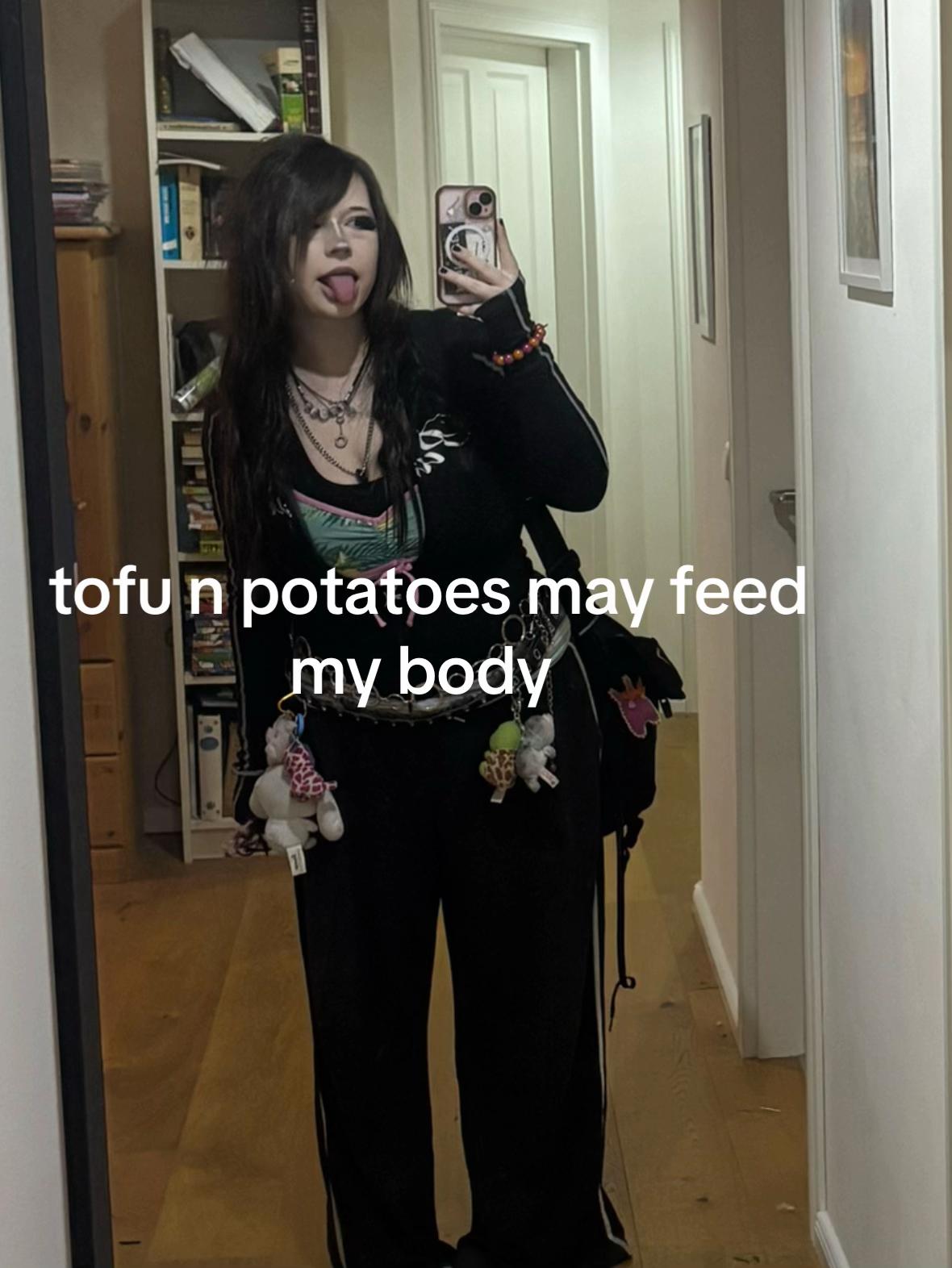 @☠︎︎⋆౨ৎ⦻˚˖ 𝓛𝓮𝓷𝓲˖˚⦻౨ৎ