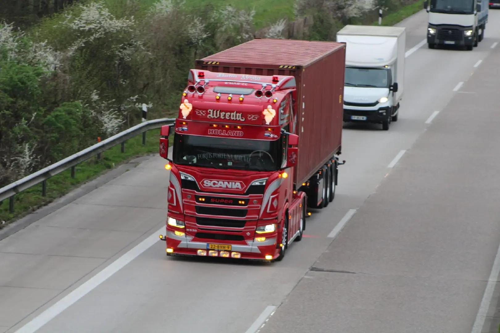 @Trucks_by_lou
