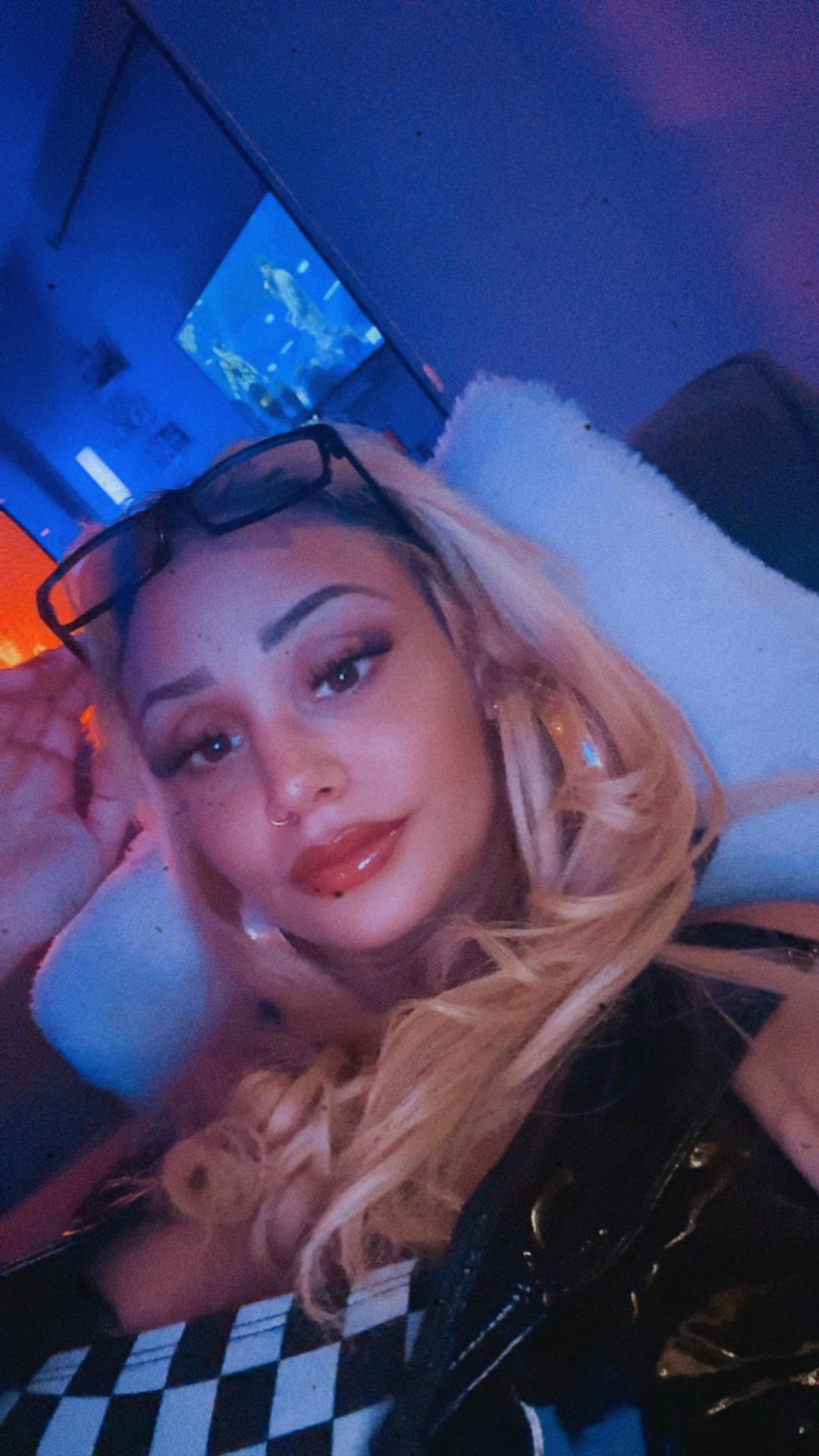 @bellaa_blond