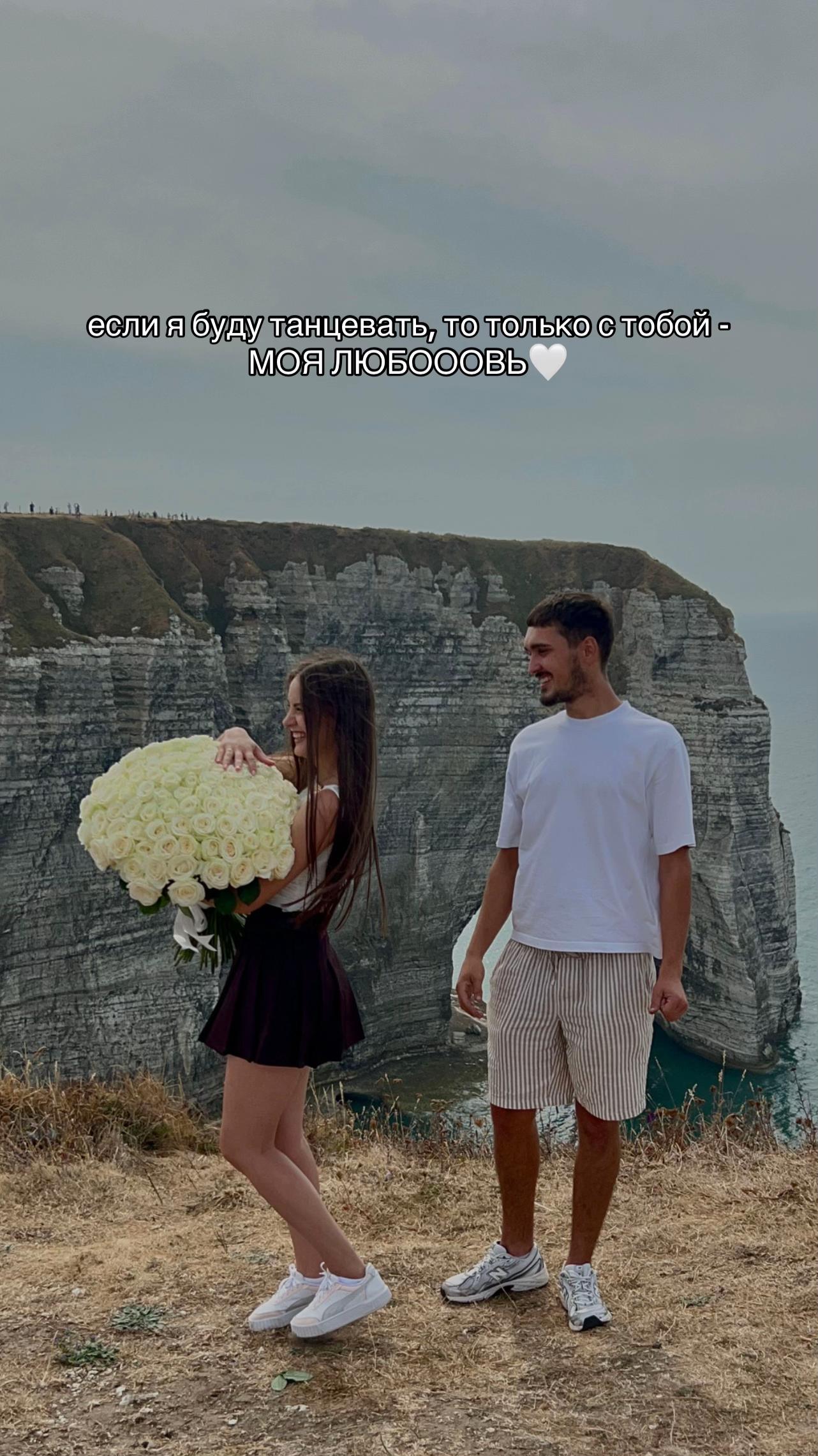 @))))