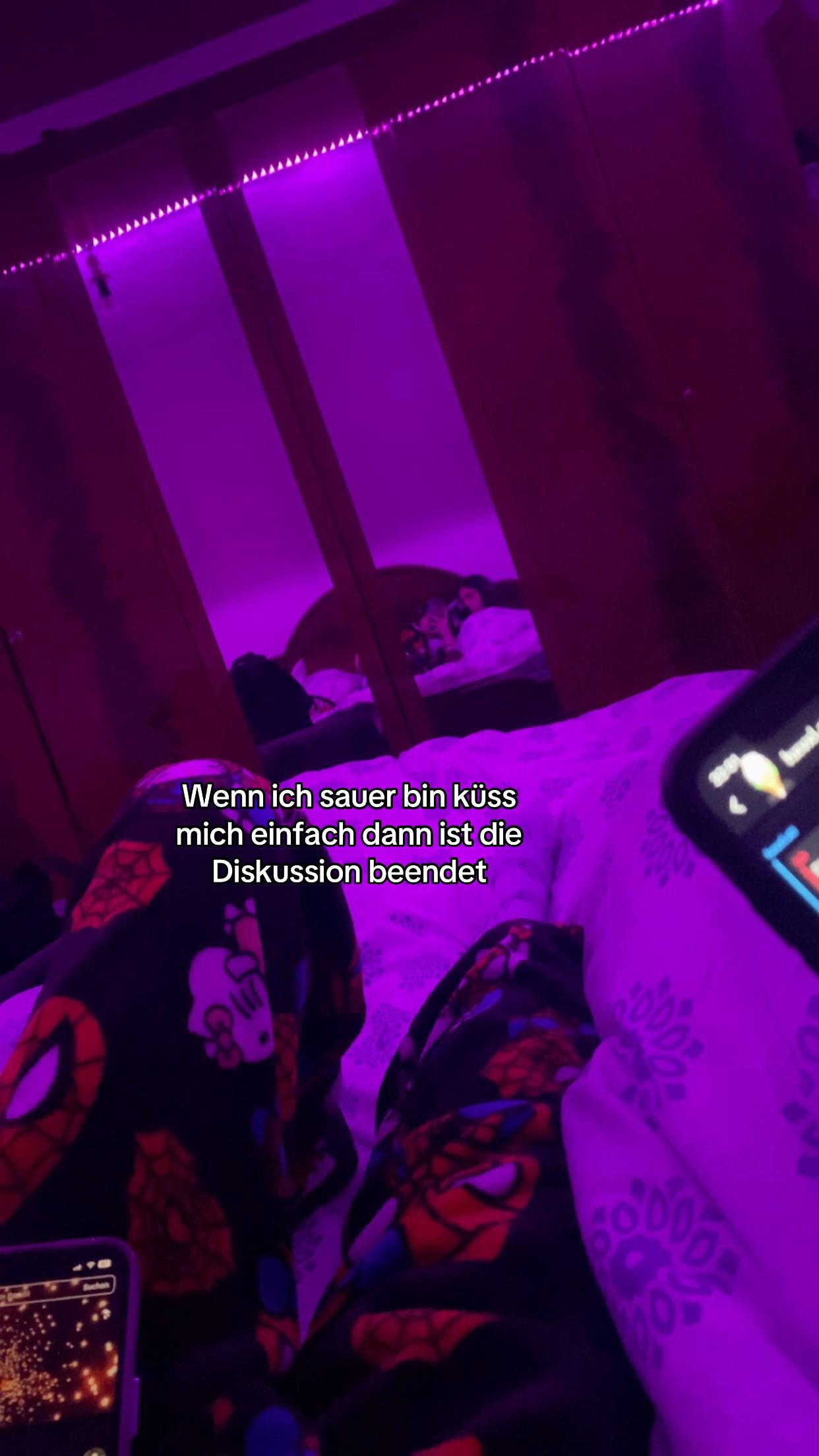 @WLW👩🏻&zwj;❤️&zwj;💋&zwj;👩🏻🇮🇹