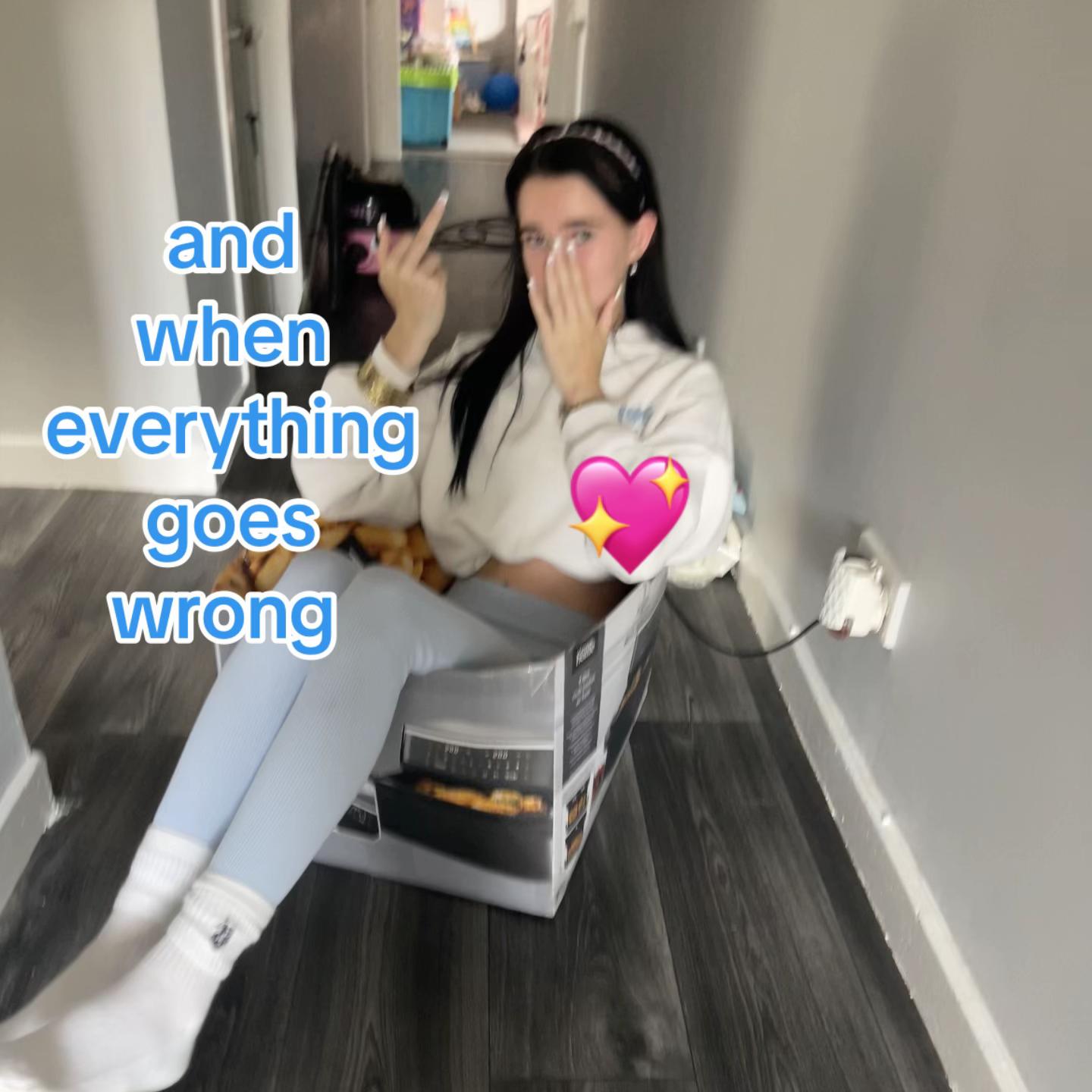 @𝒩ℯ𝓁𝓁𝓎𝓍𝒷𝓊𝒸𝓀𝓁𝒶𝓃𝒹