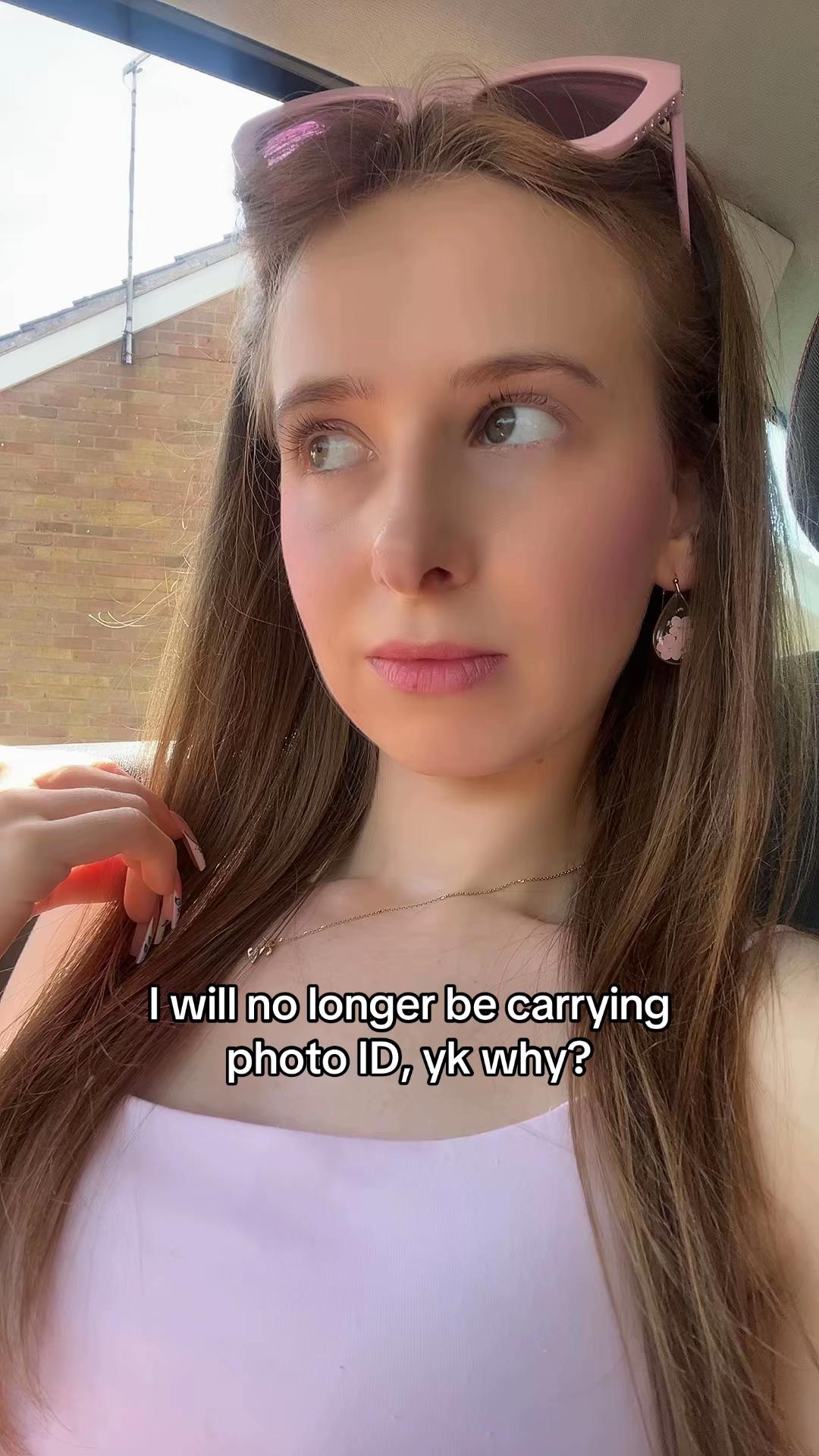 @zuzanova_
