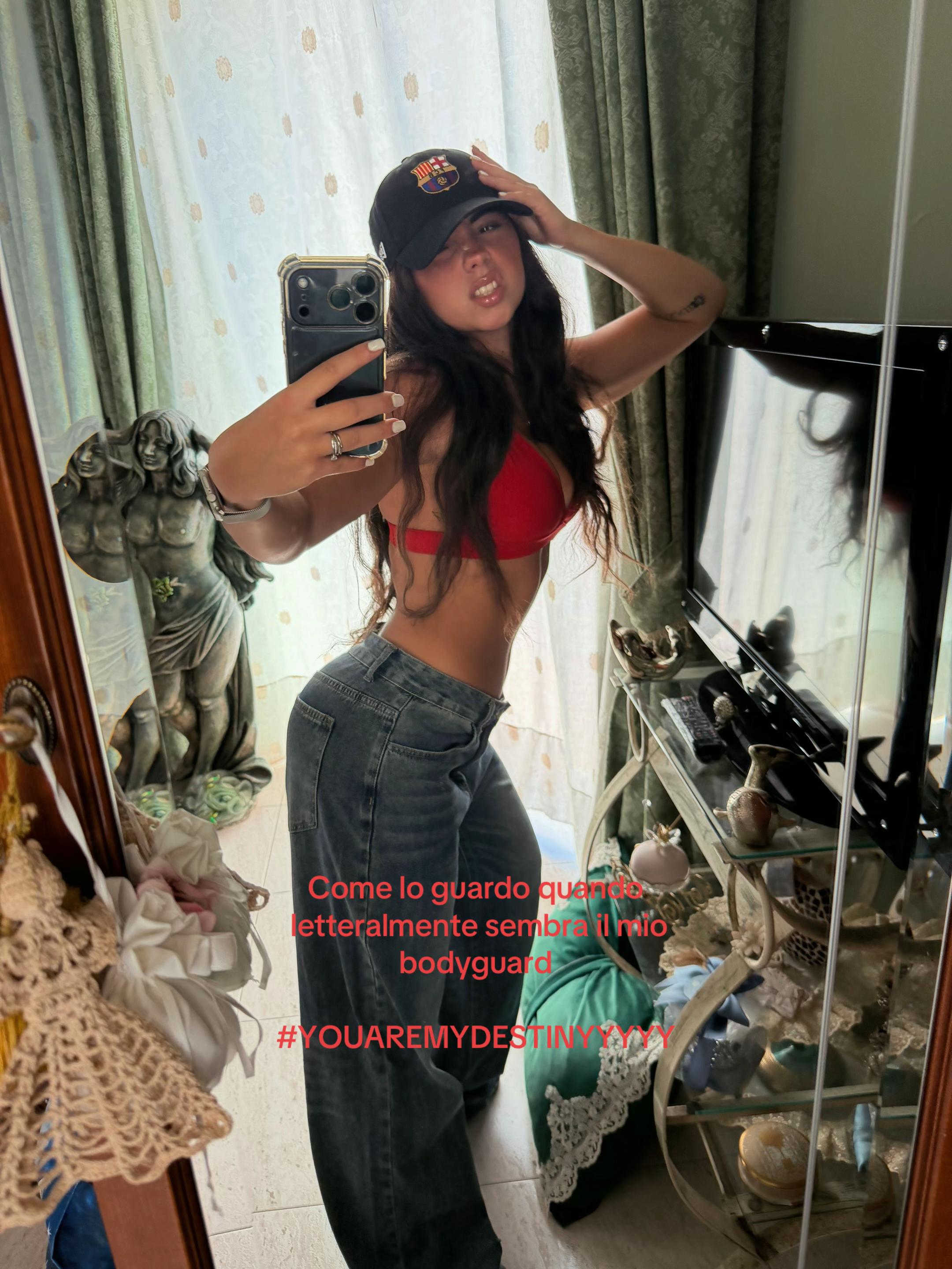 @tamararaia_
