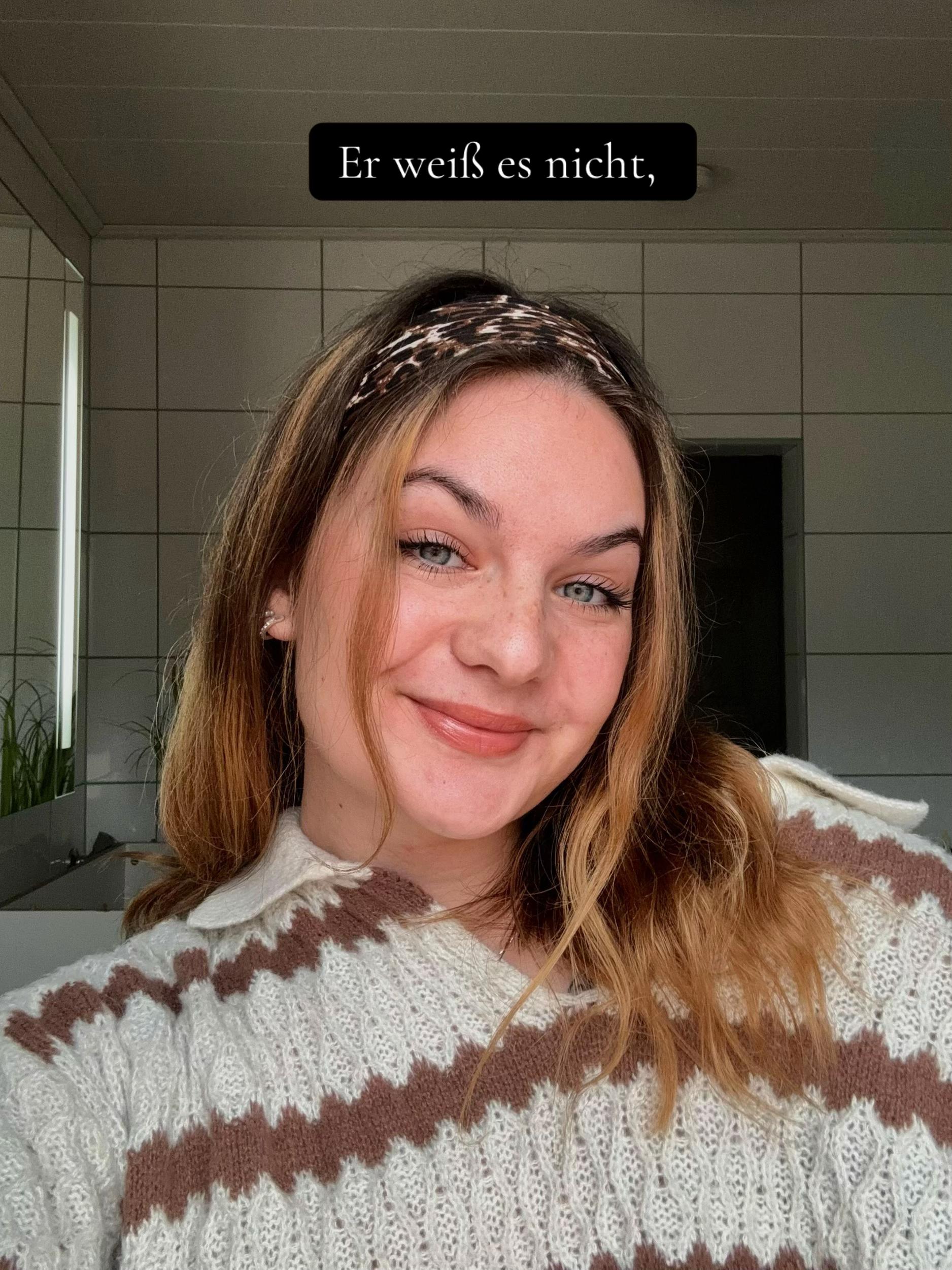 @𝐃𝐞𝐥𝐢𝐚-𝐂𝐡𝐥𝐨𝐞 🪷