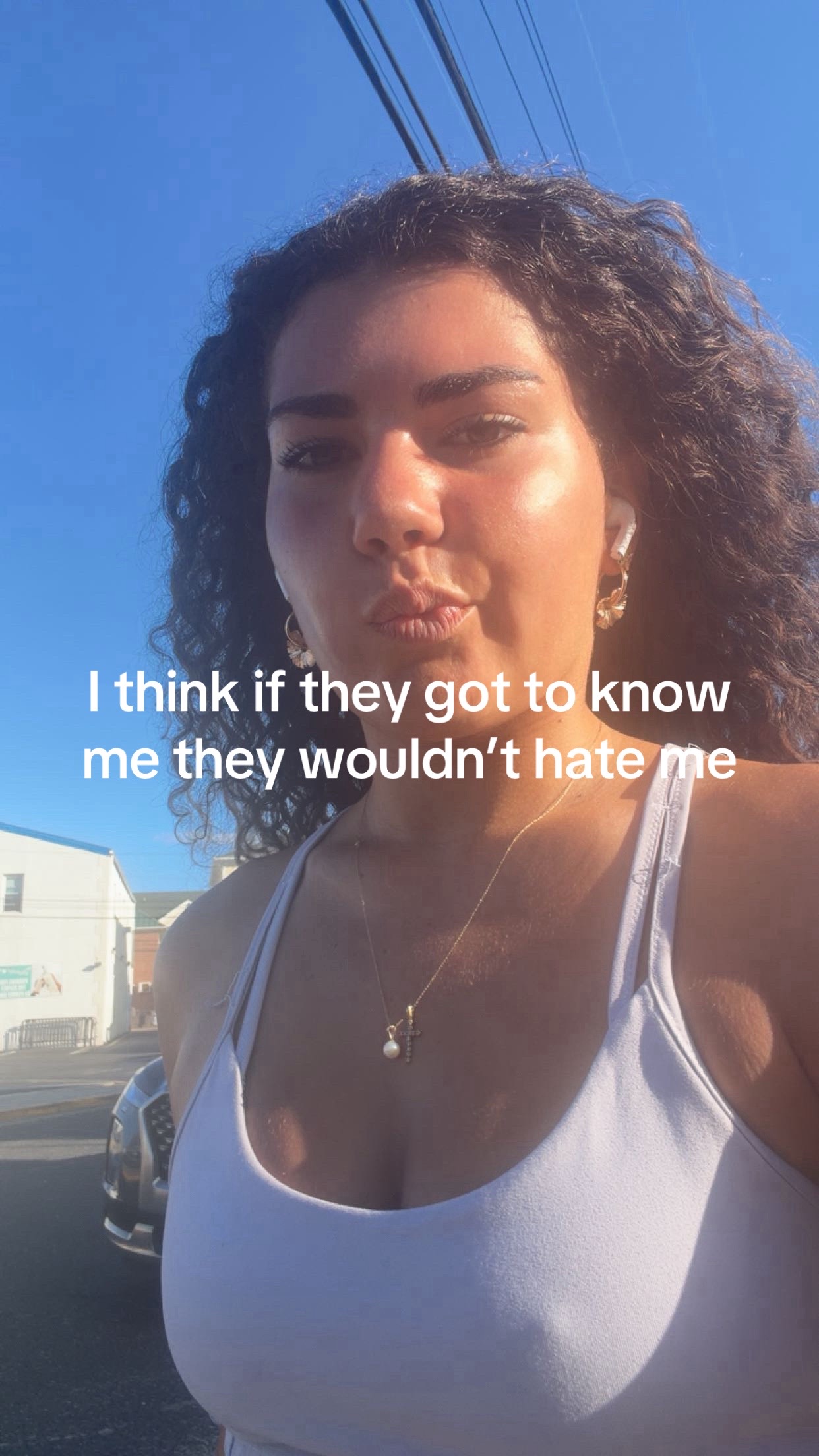 @Ella 🌊
