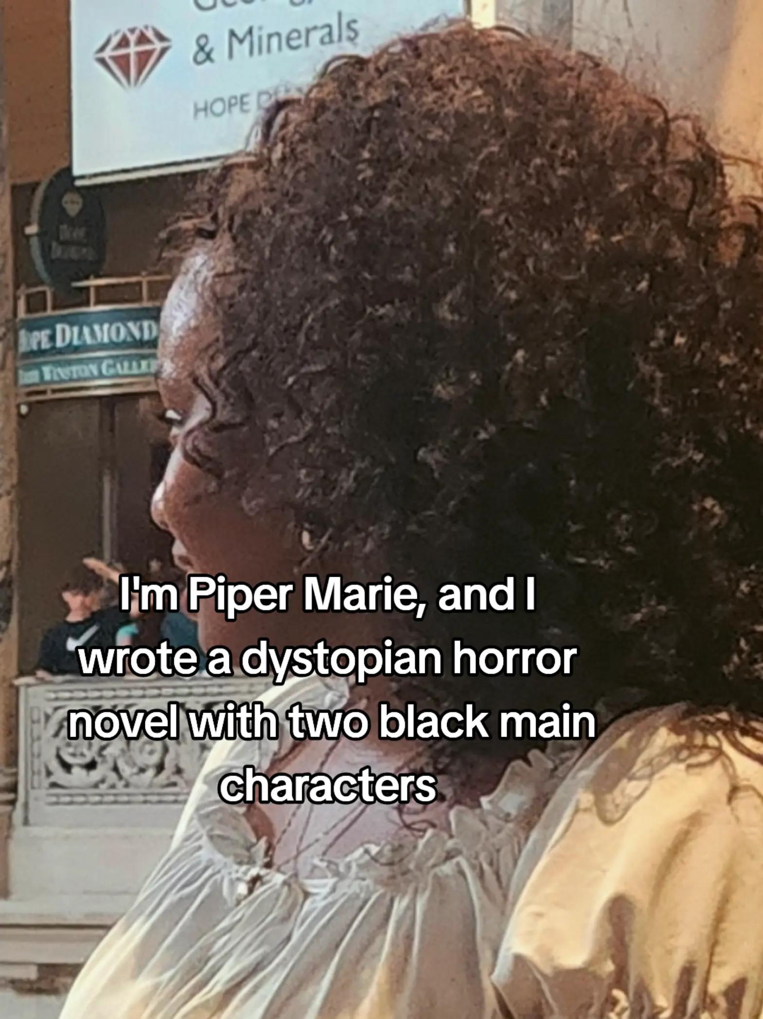 @Piper Marie | Author