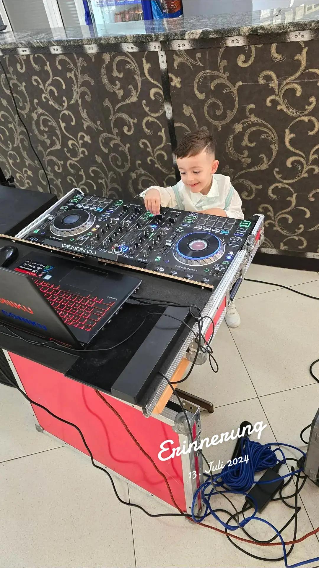 @Dj TIKU  🇦🇱 🇩🇪