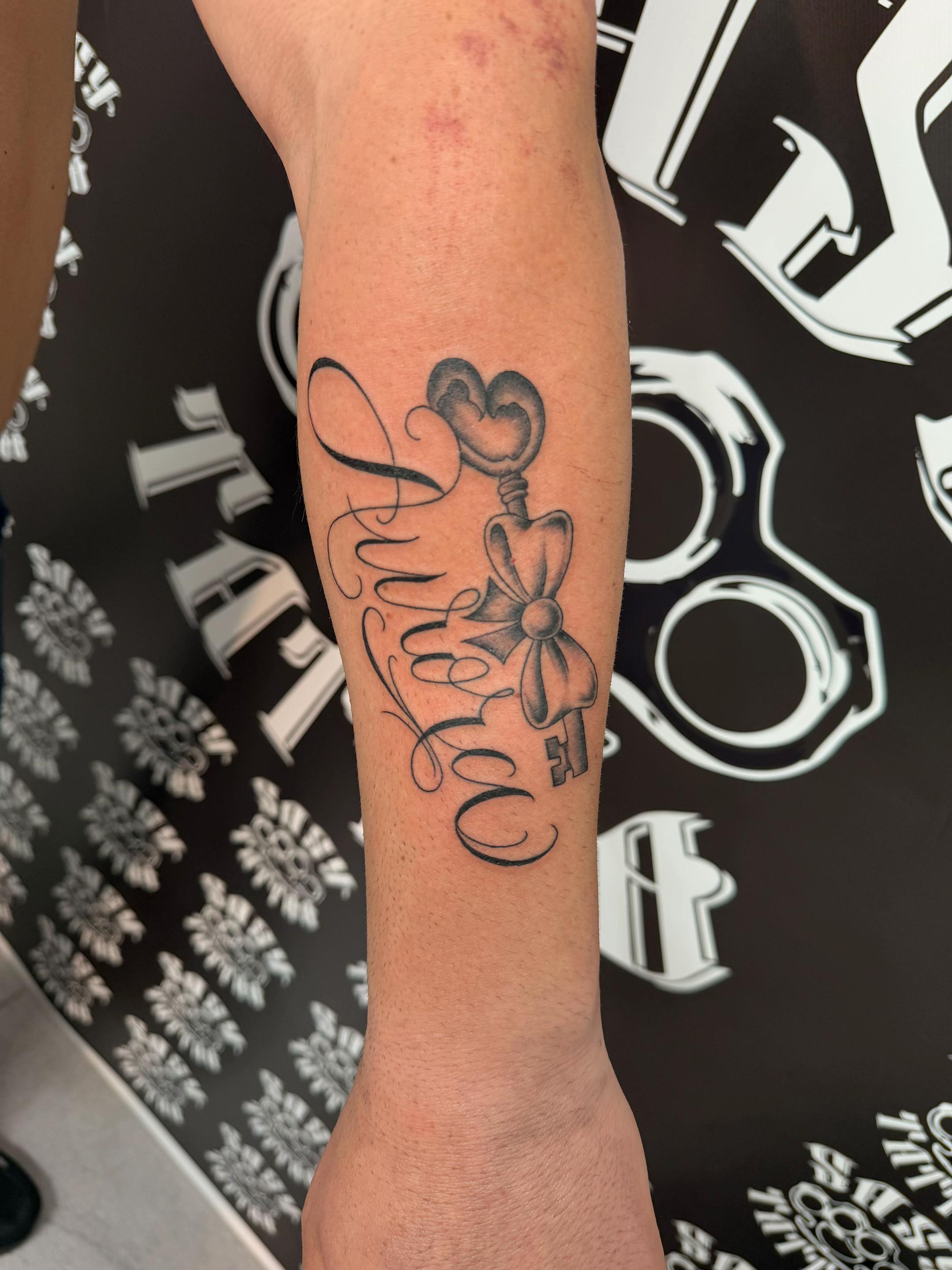 @SASY TATTOO PIERCING