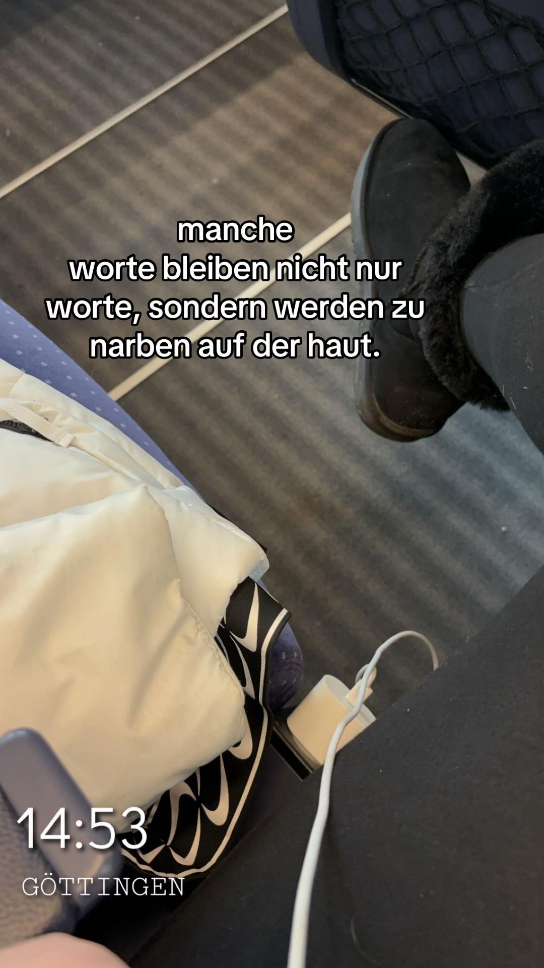 @Beccy🦋۶ৎ