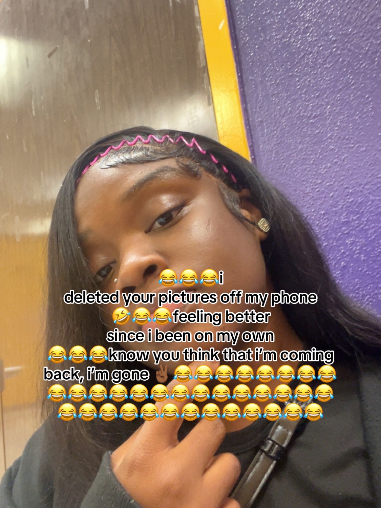 @totallynotmyra_