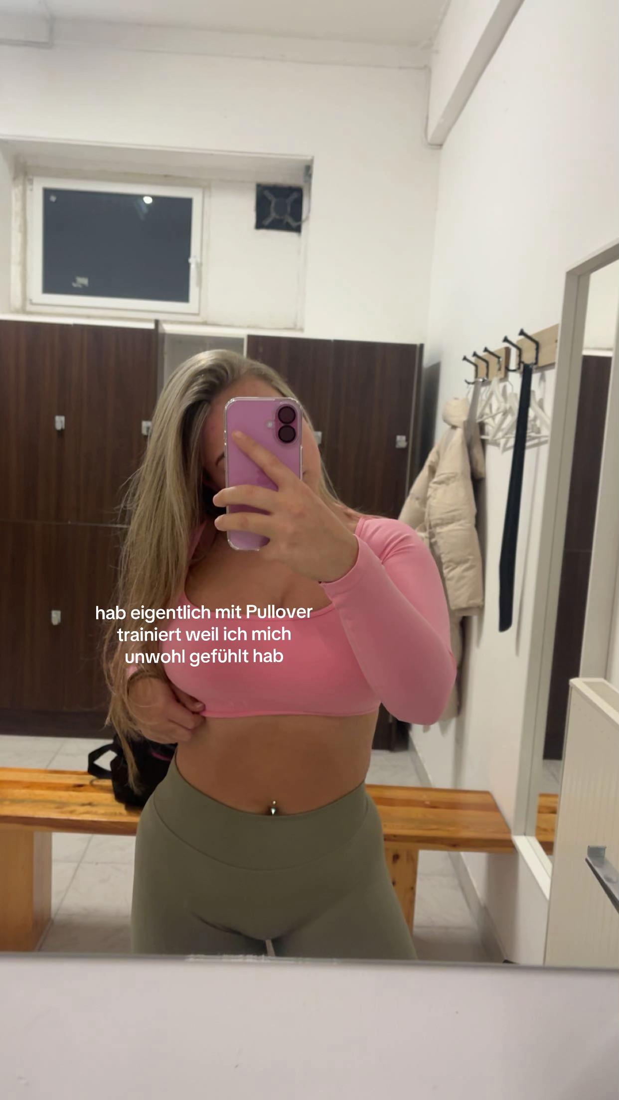 @nela-marie