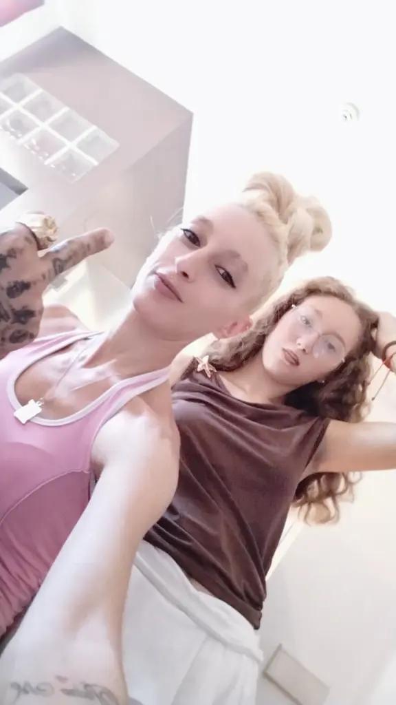 @barbi,pólvora y juani