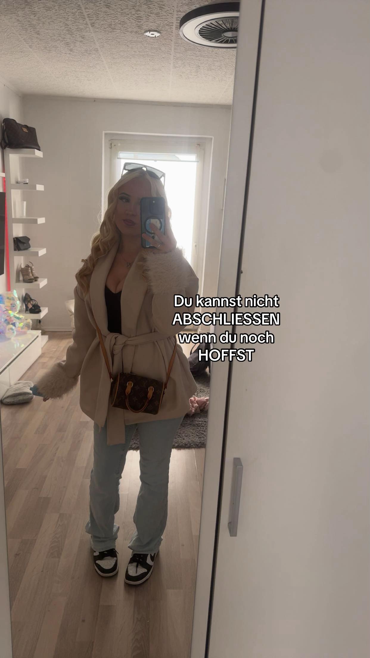 @🫰🏼