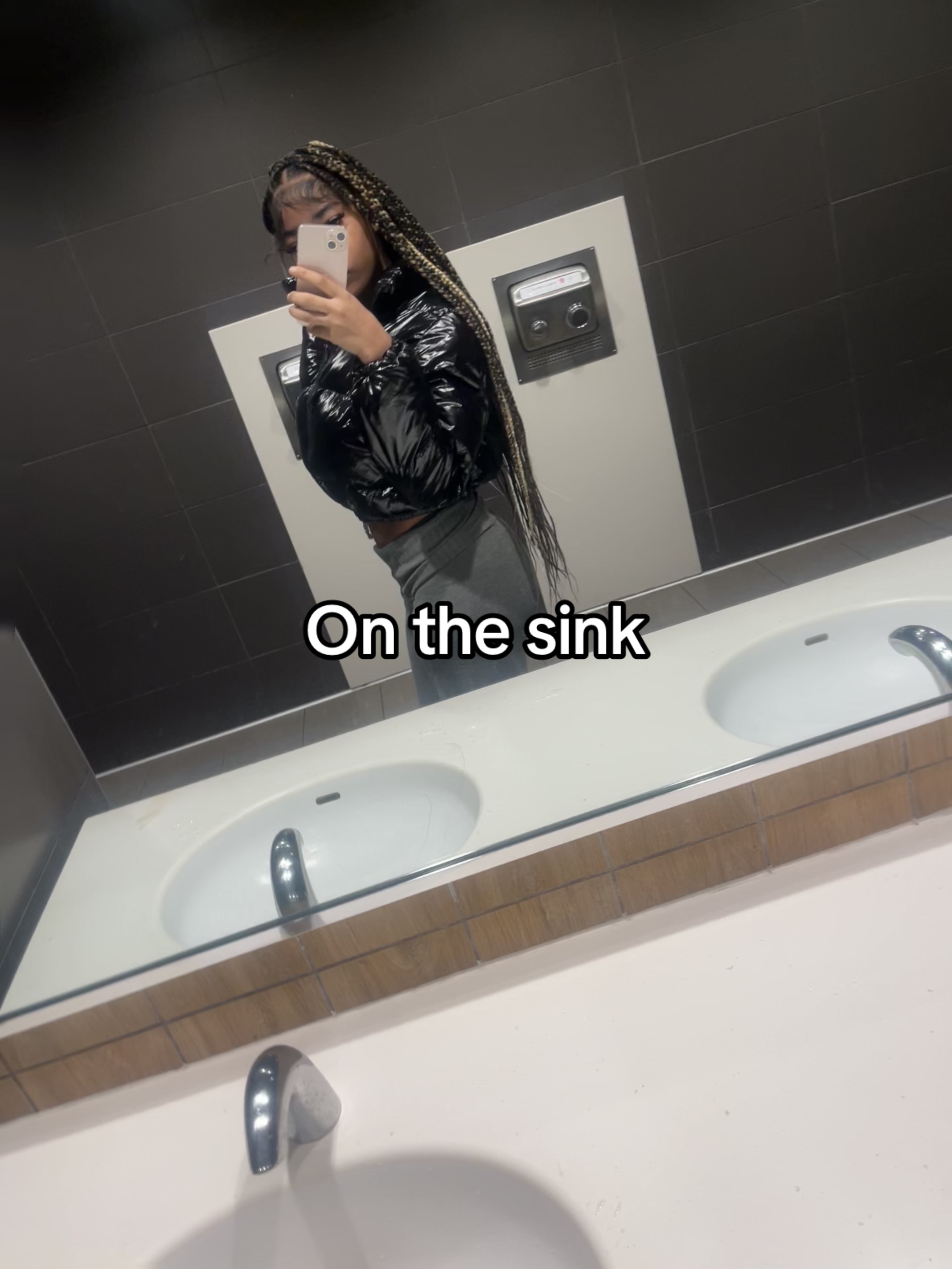 @unknownuser828_