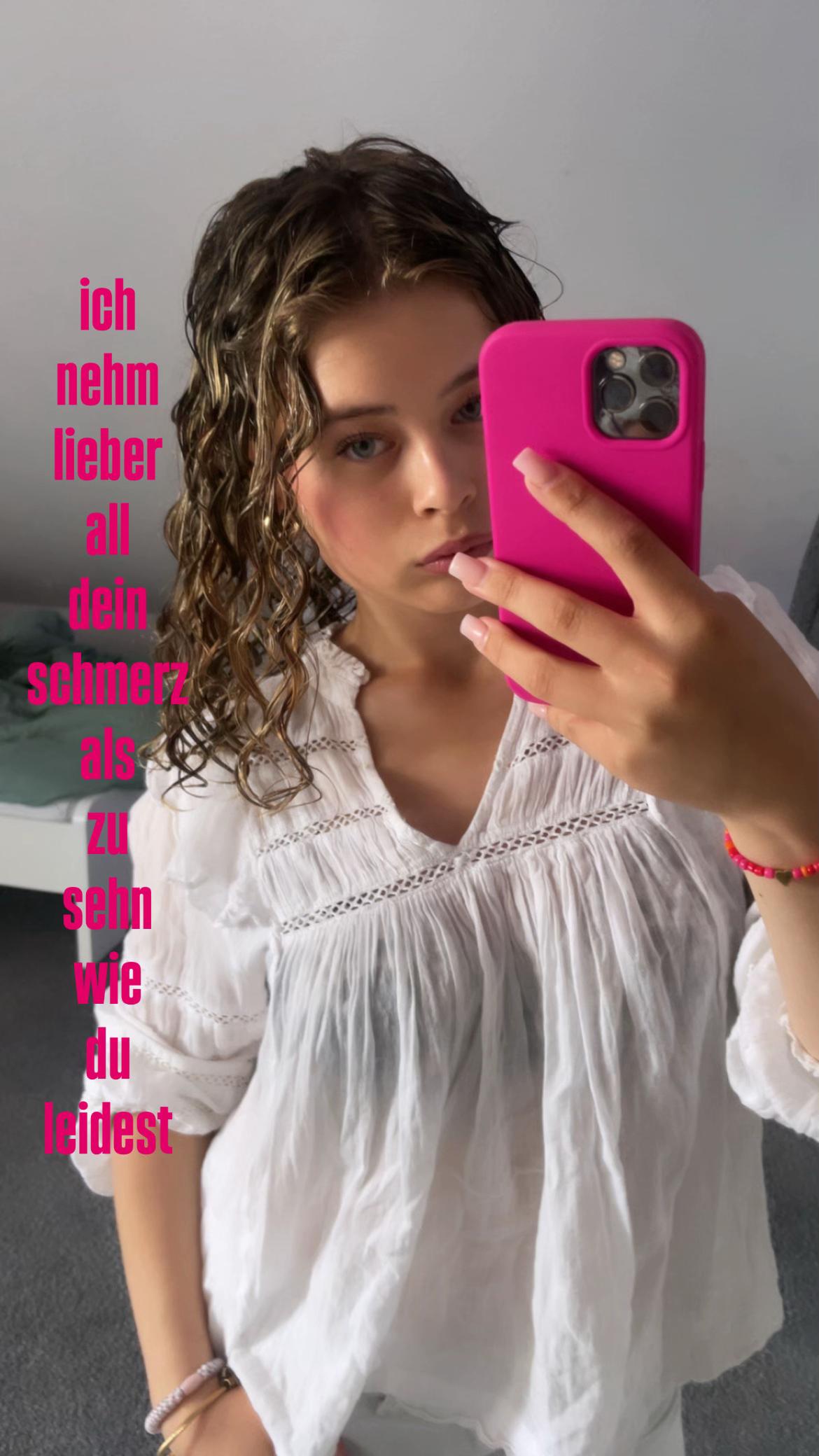 @Sophia🌟