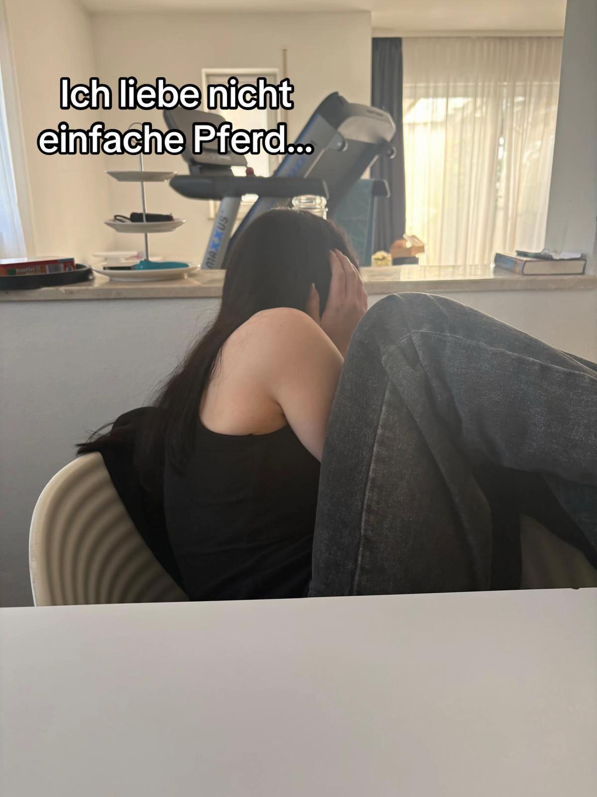 @𝑬𝒎𝒎𝒚