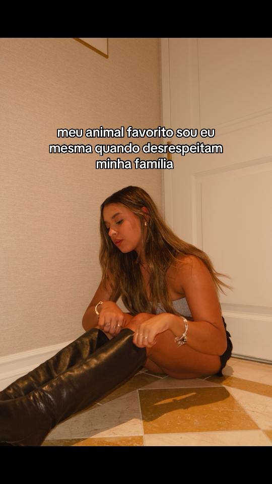 @bellaabrasill
