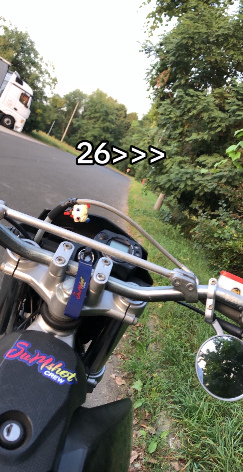 @︎