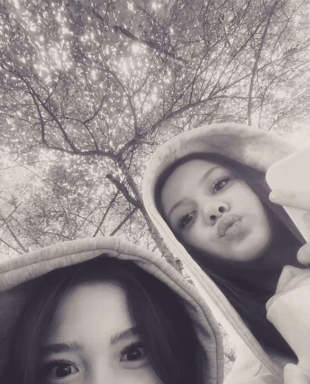 @𝒟