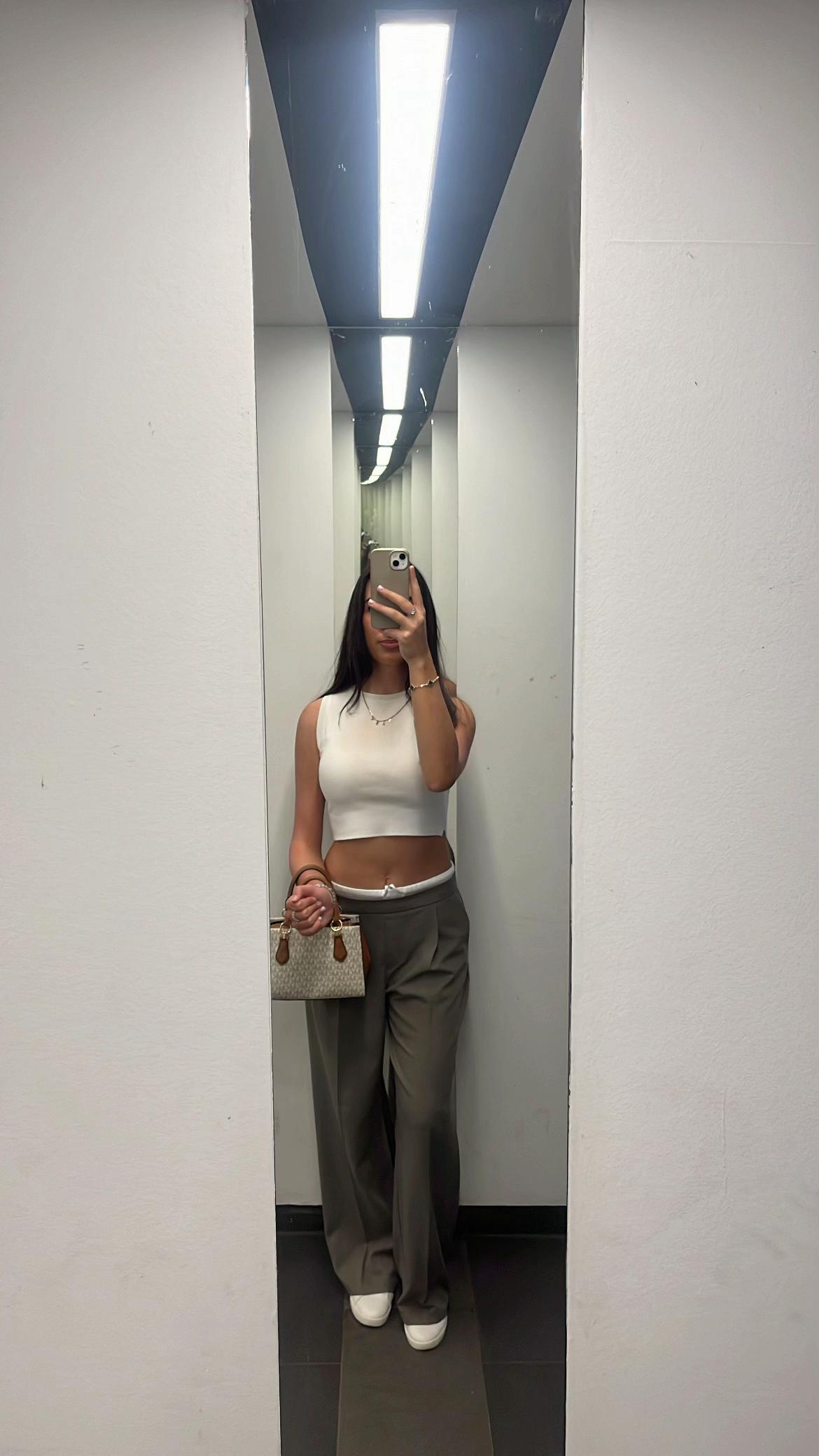 @sᴀʀᴀ