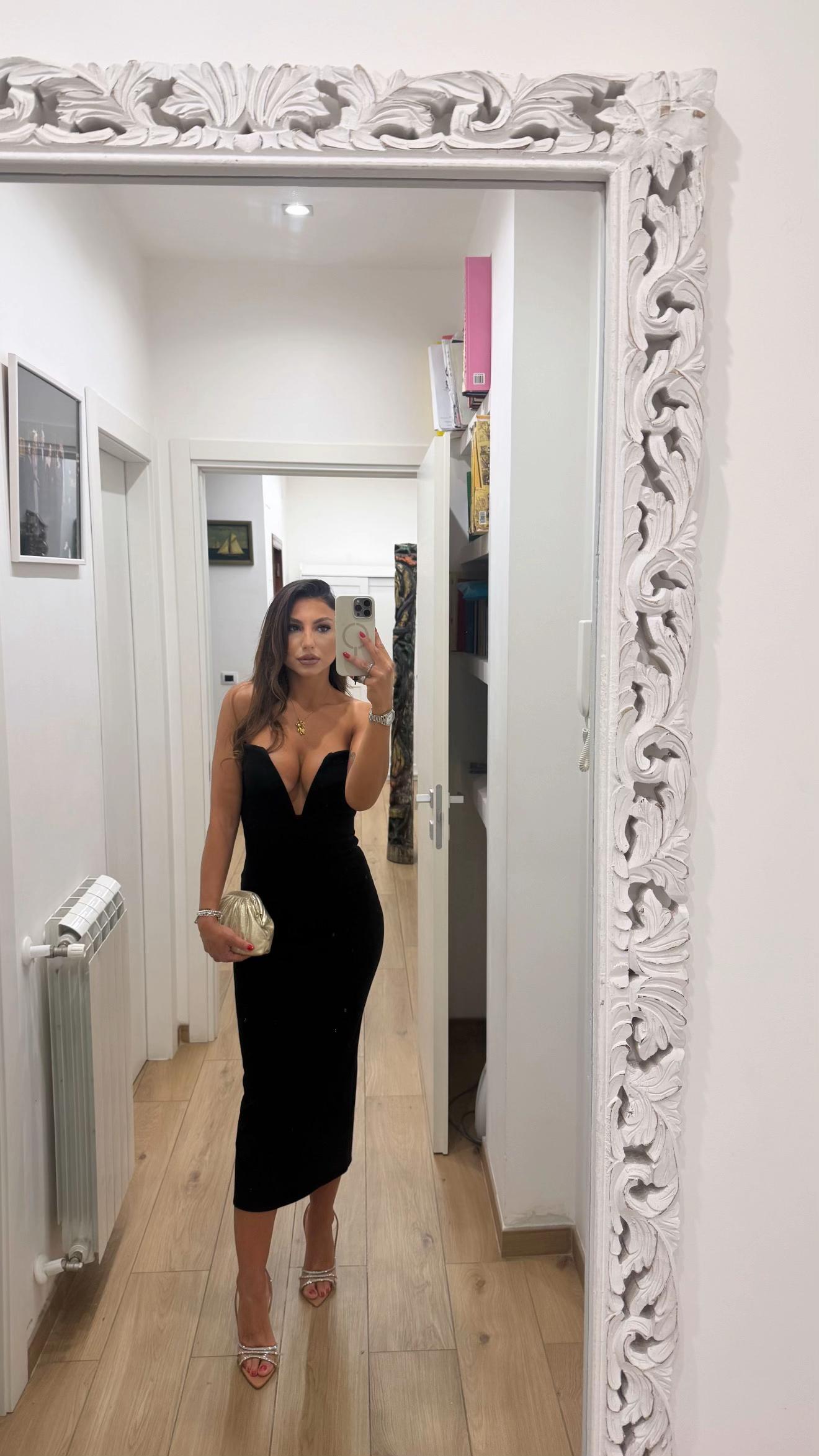 @𝑪𝑨𝑹𝑴𝑬𝑳𝑨🖤