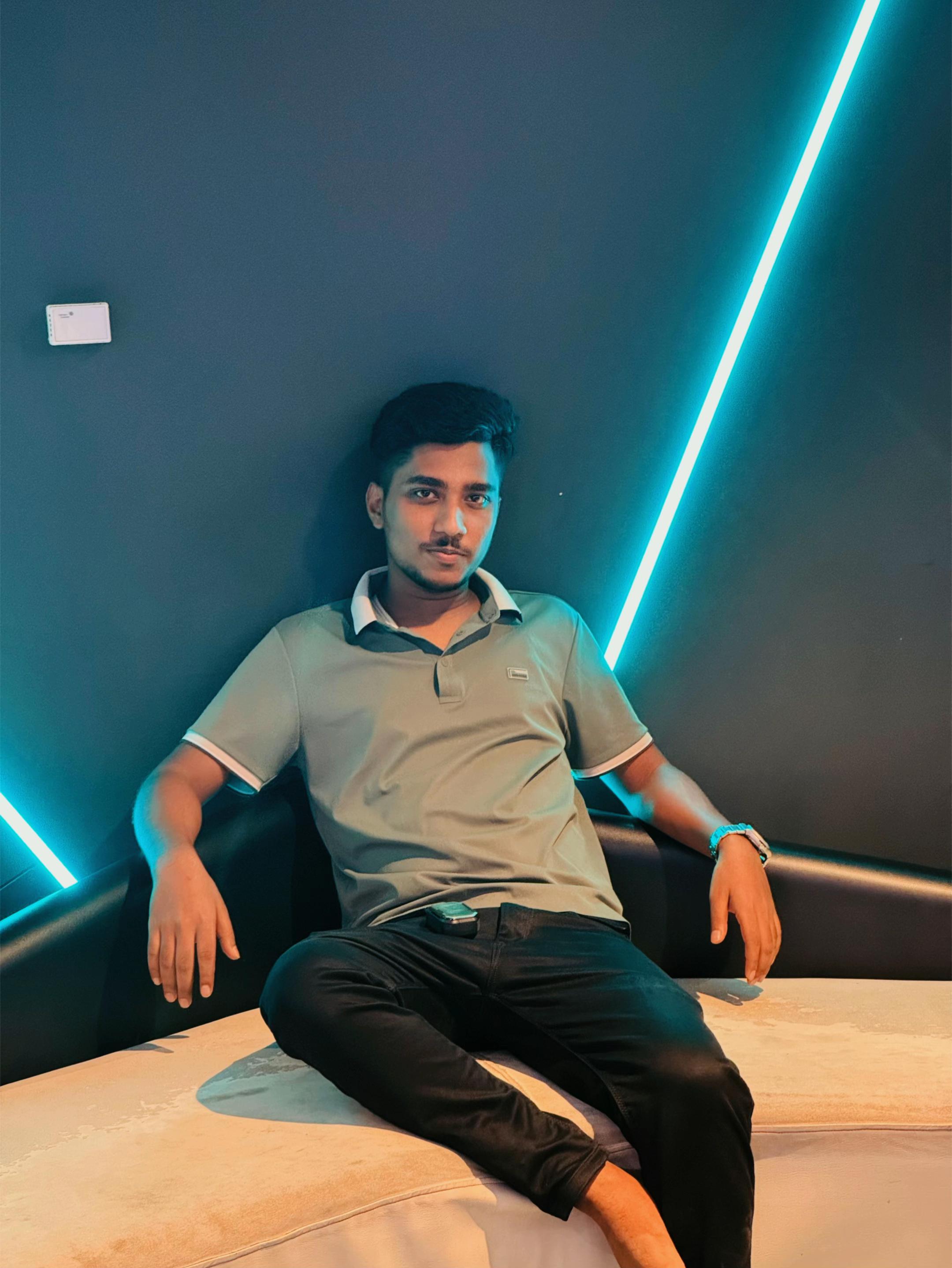 @🤷AHMED RIYAZ🤦