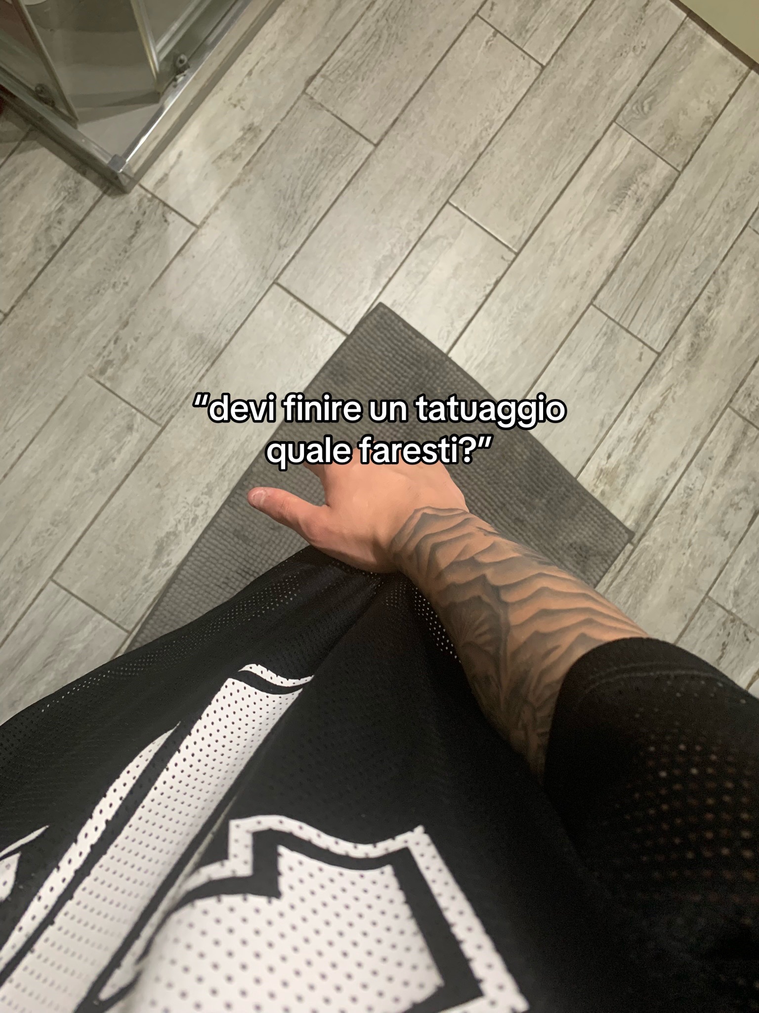 @18𖣂