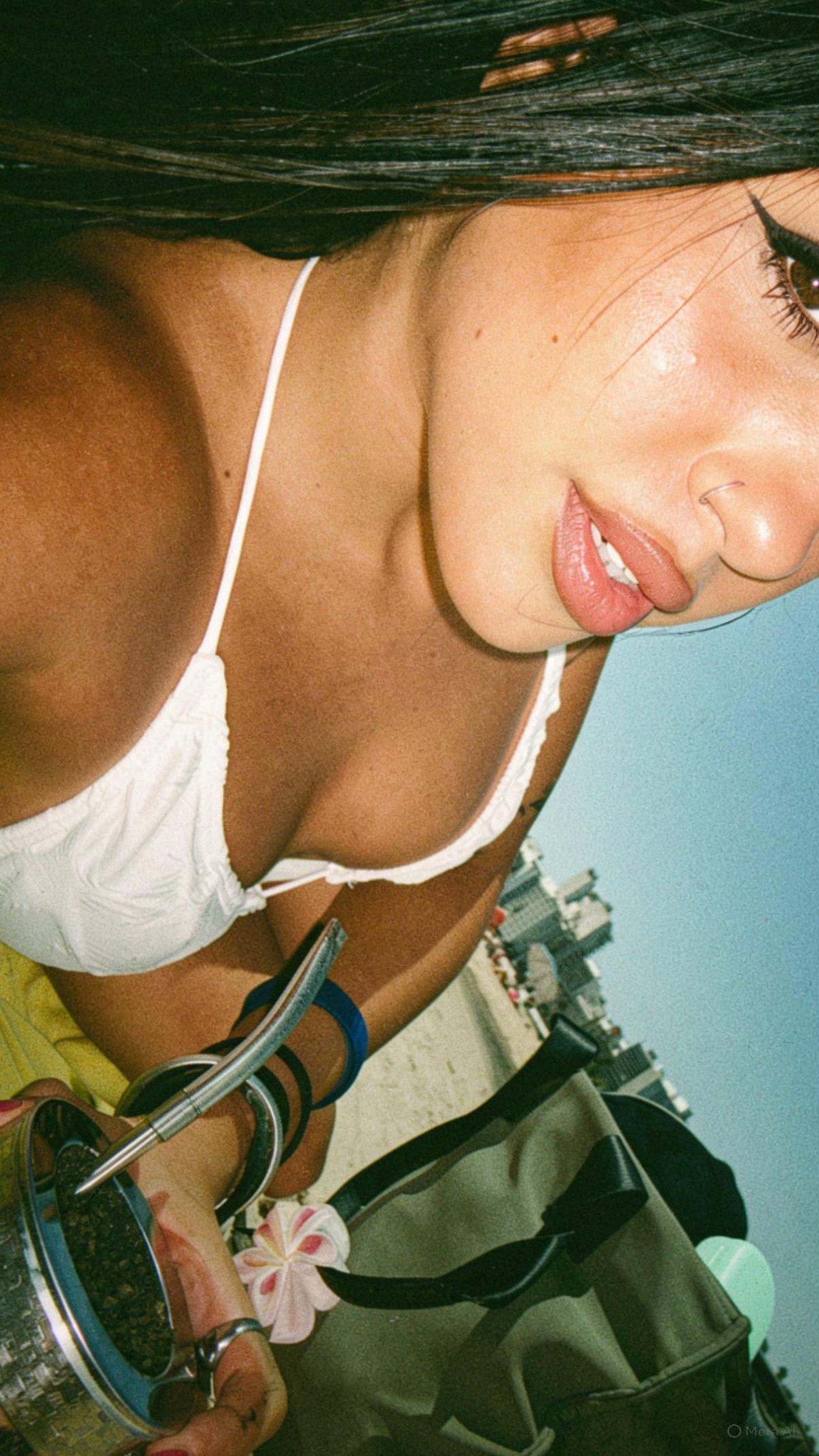 @moreburriel_