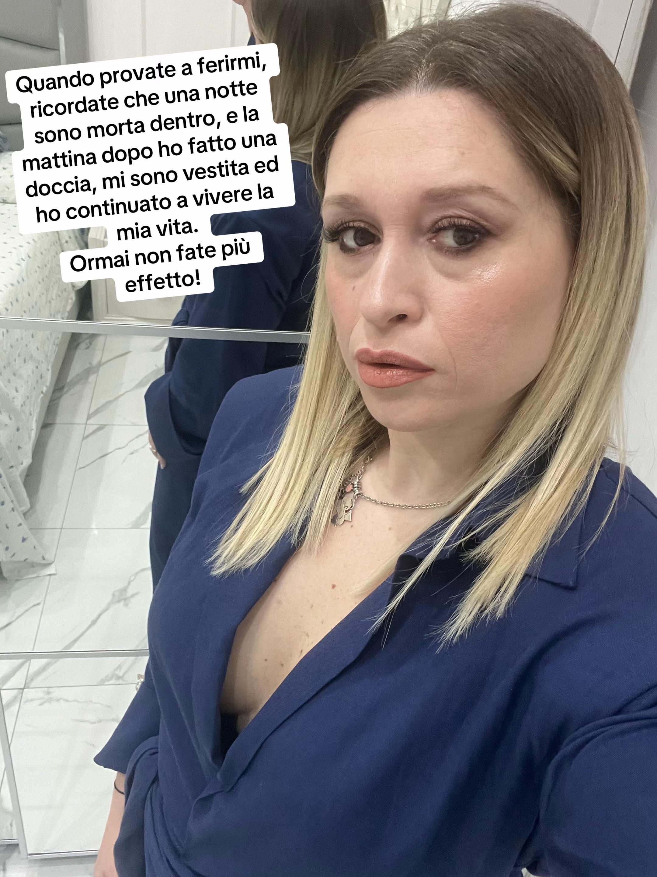 @Rosy_989