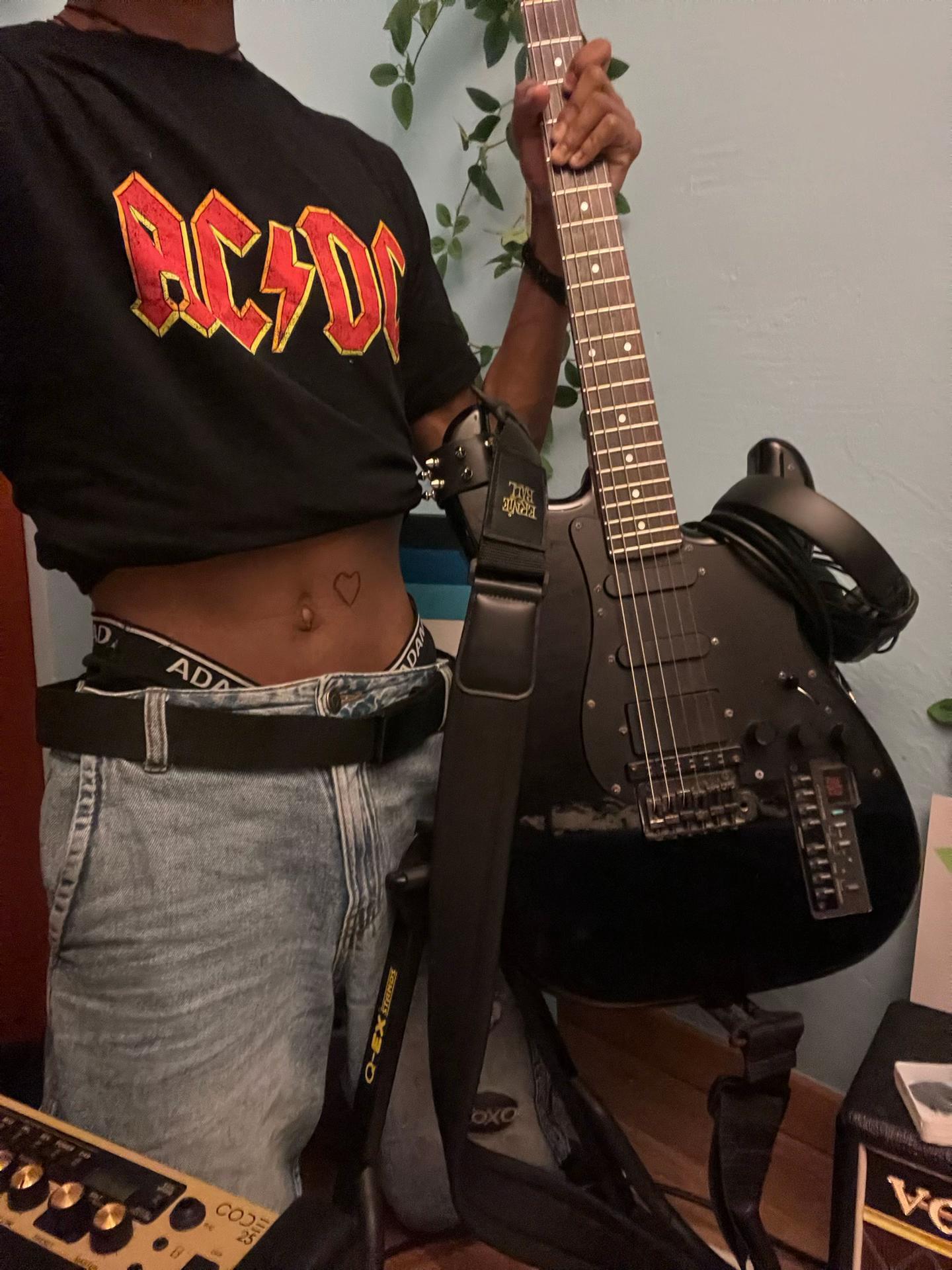 @Sharky_UwU9🇨🇭