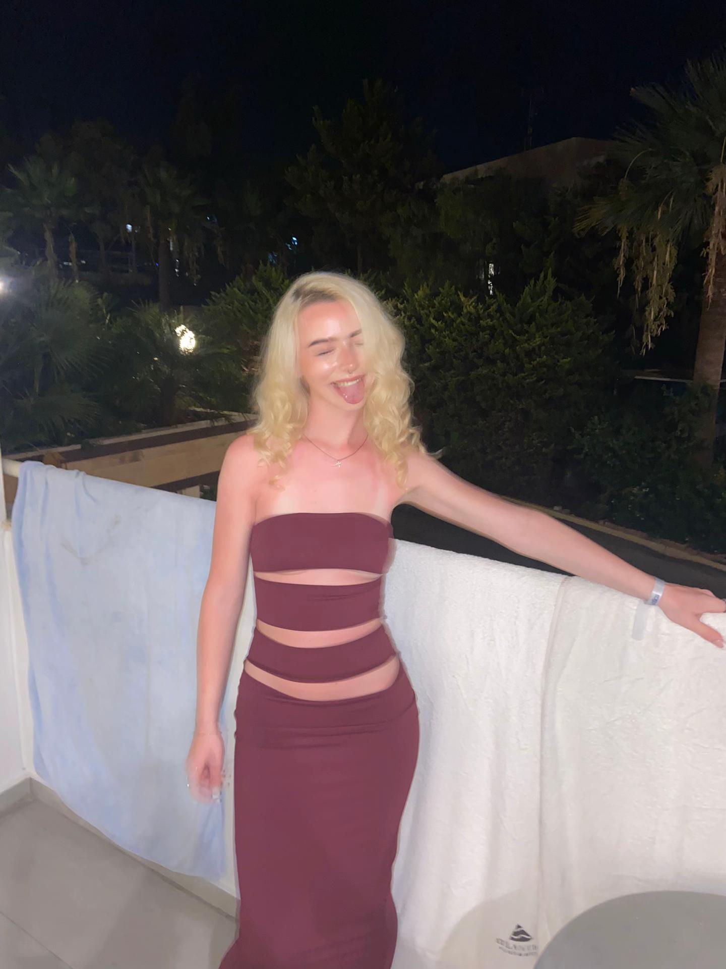 @🧛🏻♀️