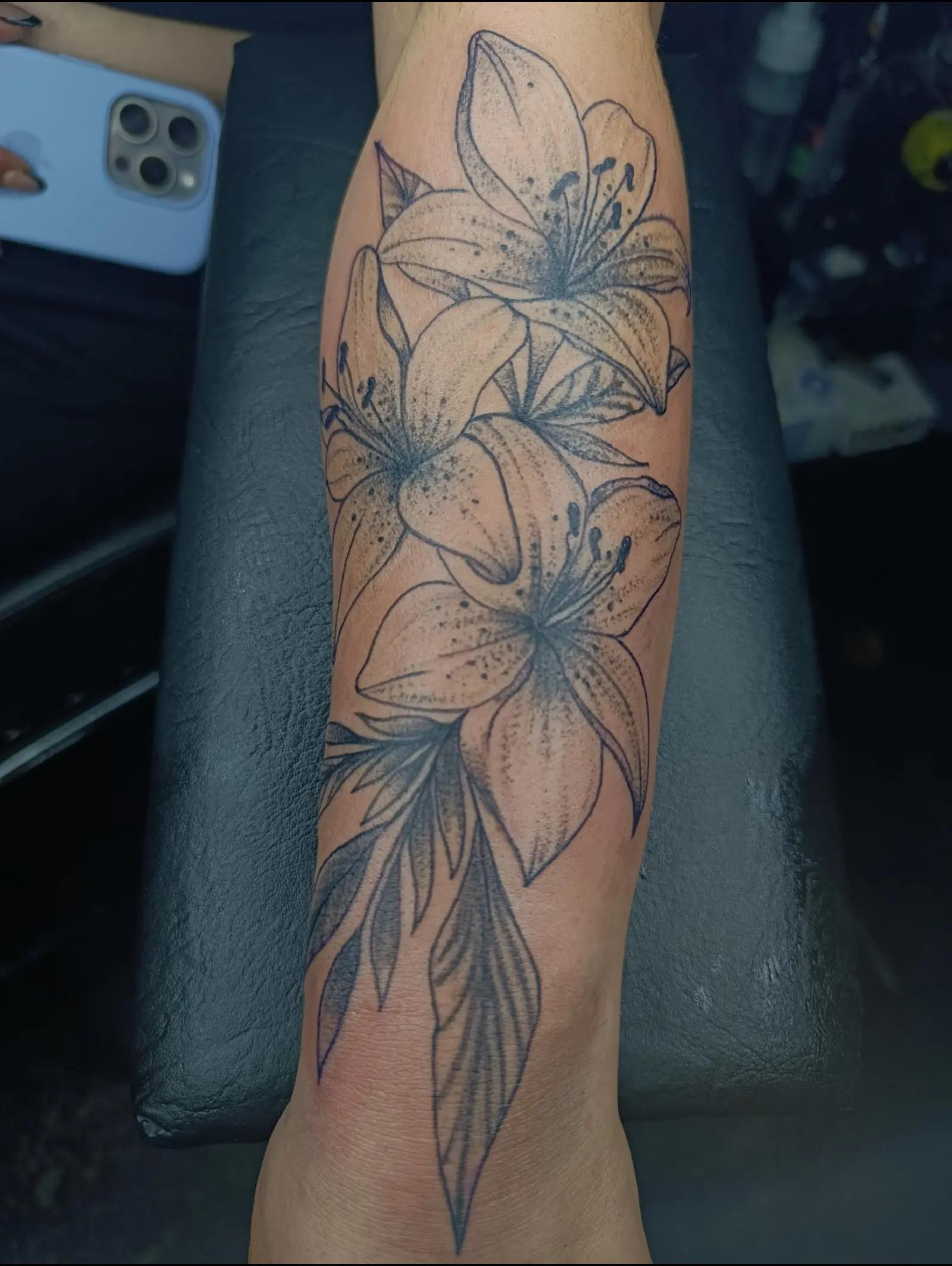 @Hilaria.tattoo