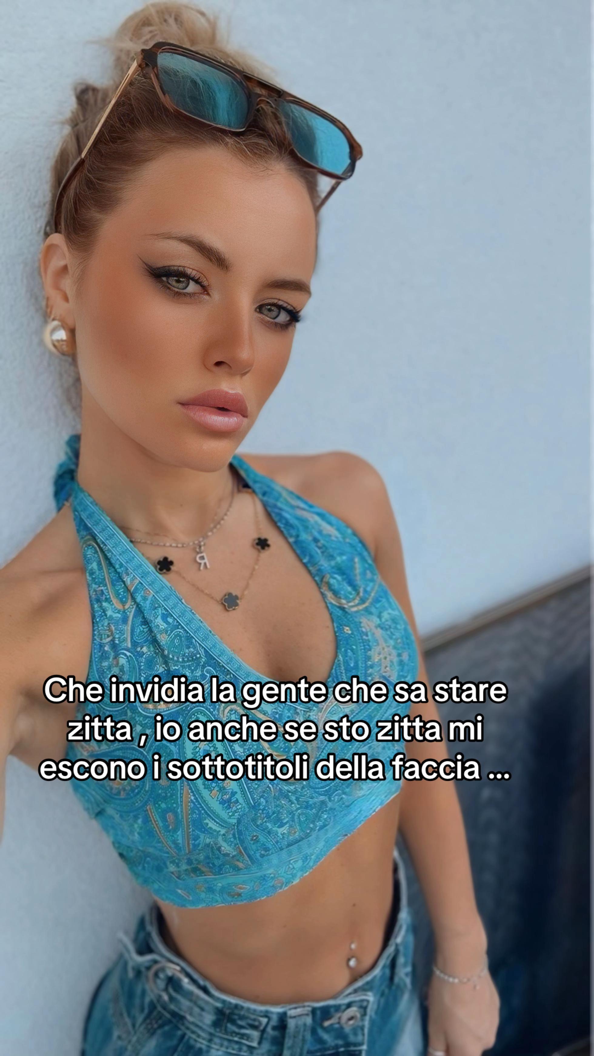 @Rossellina