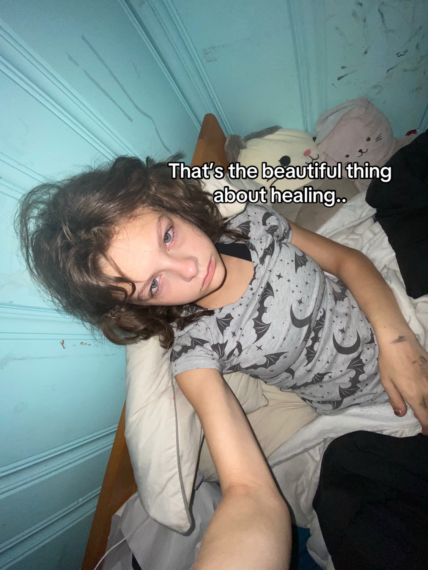 @￴