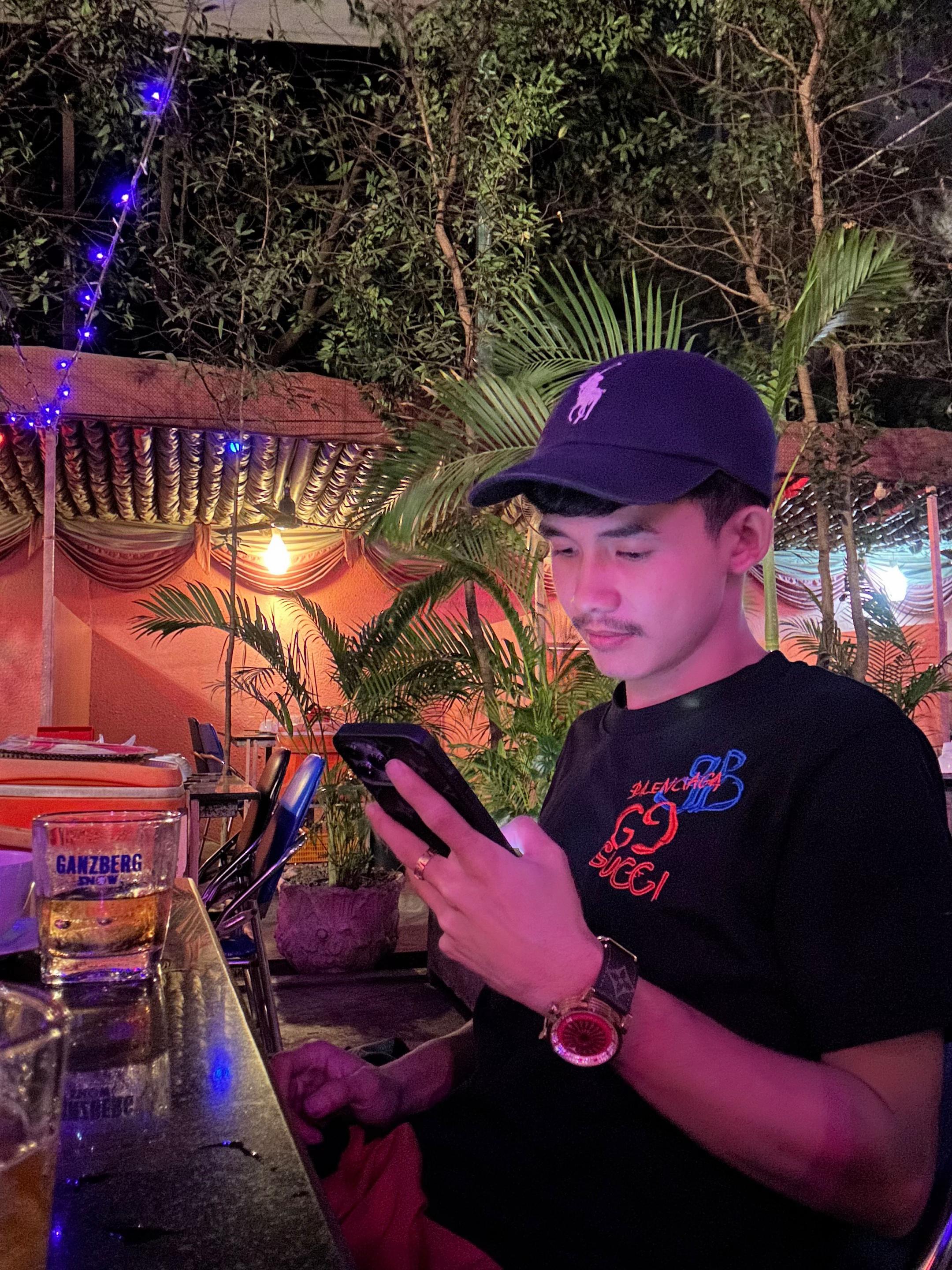 @🪭H