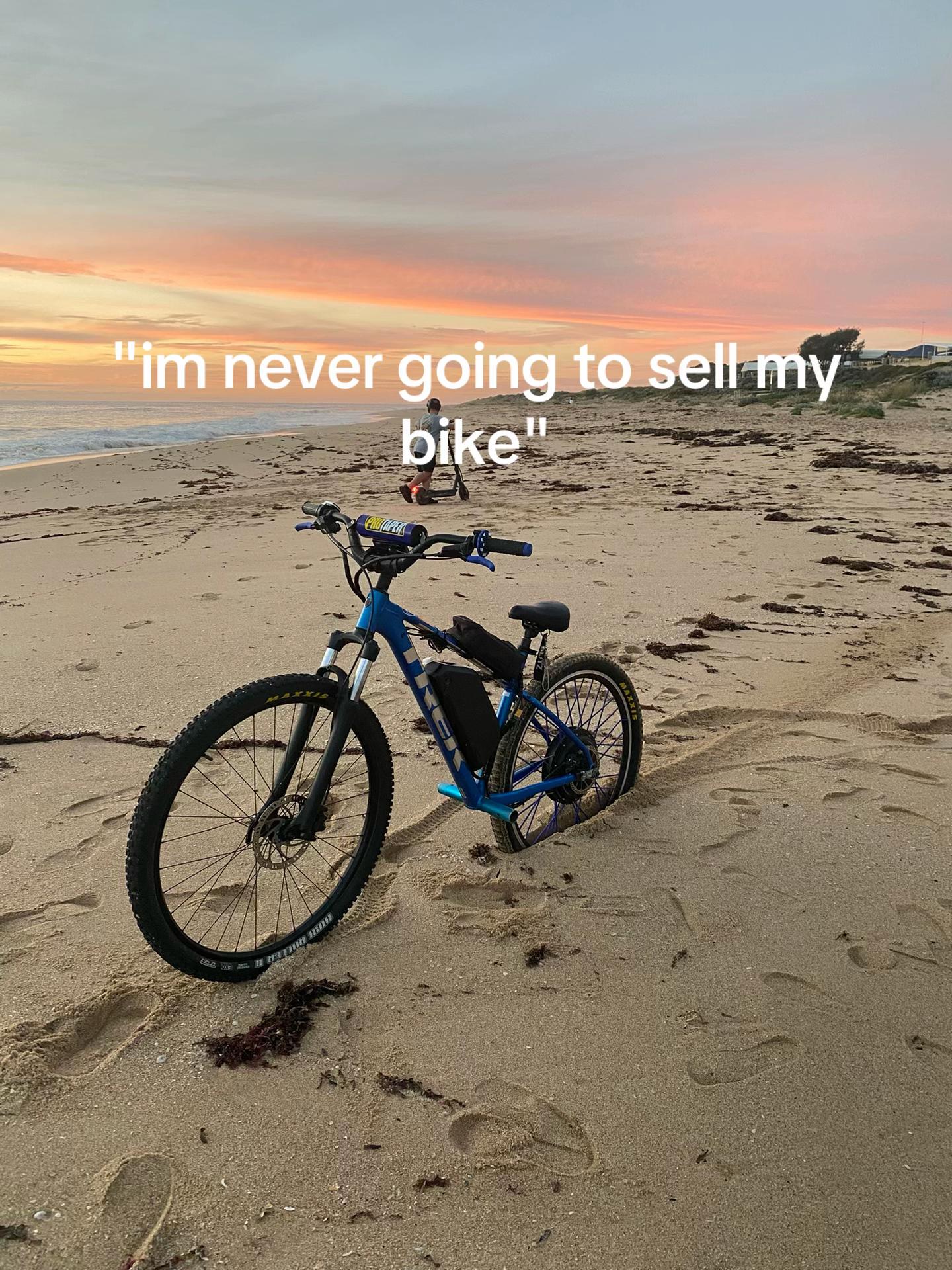 @️𝔦𝔱𝔰_𝔷𝔞𝔠𝔥👌🛴🚲