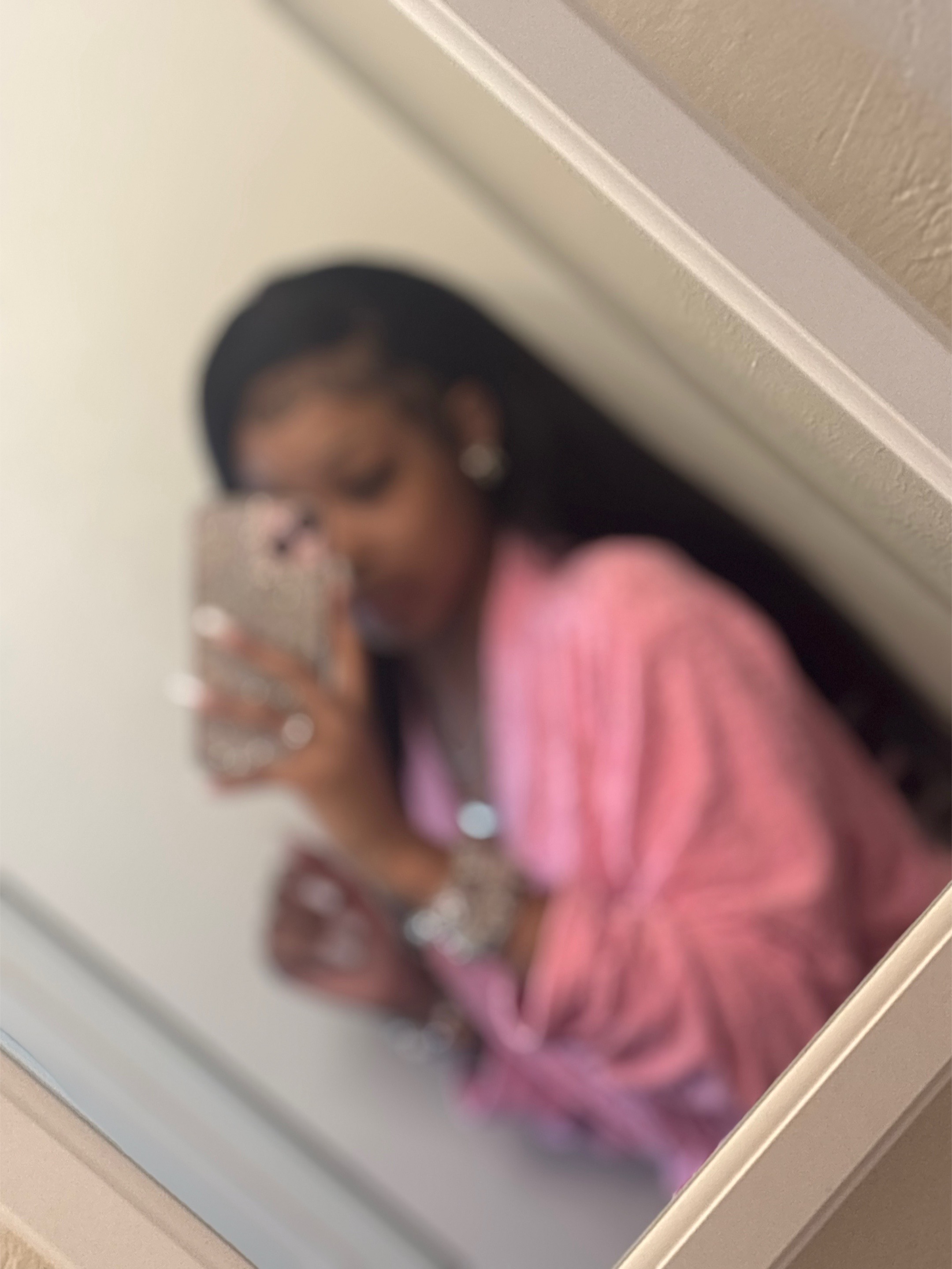 @_ms.h0lly_wood