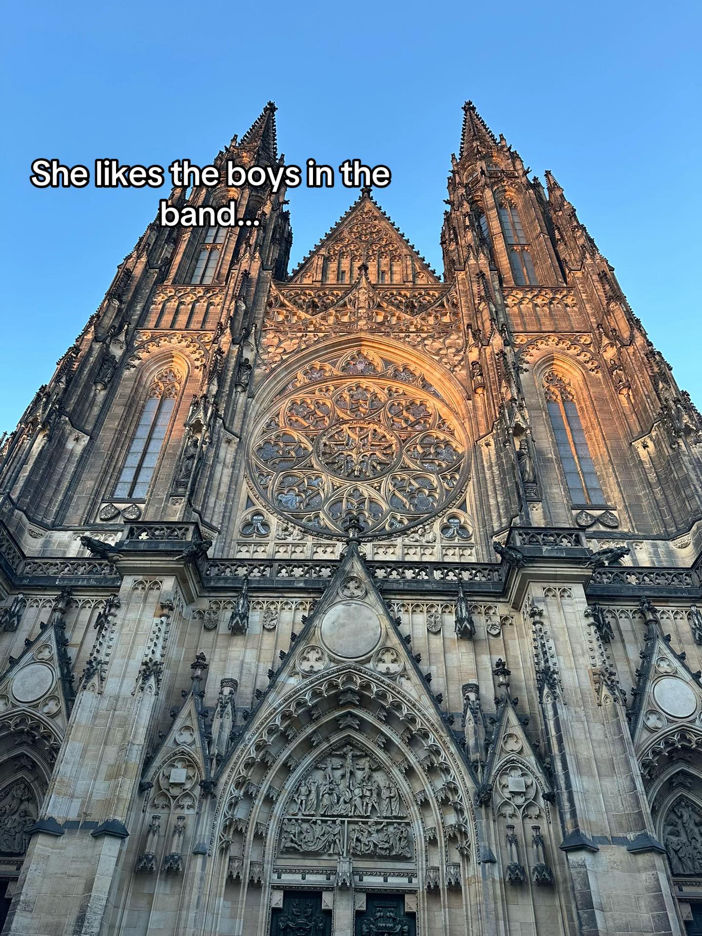 @ℒ𝒶𝓊𝓇𝒶丰🎸