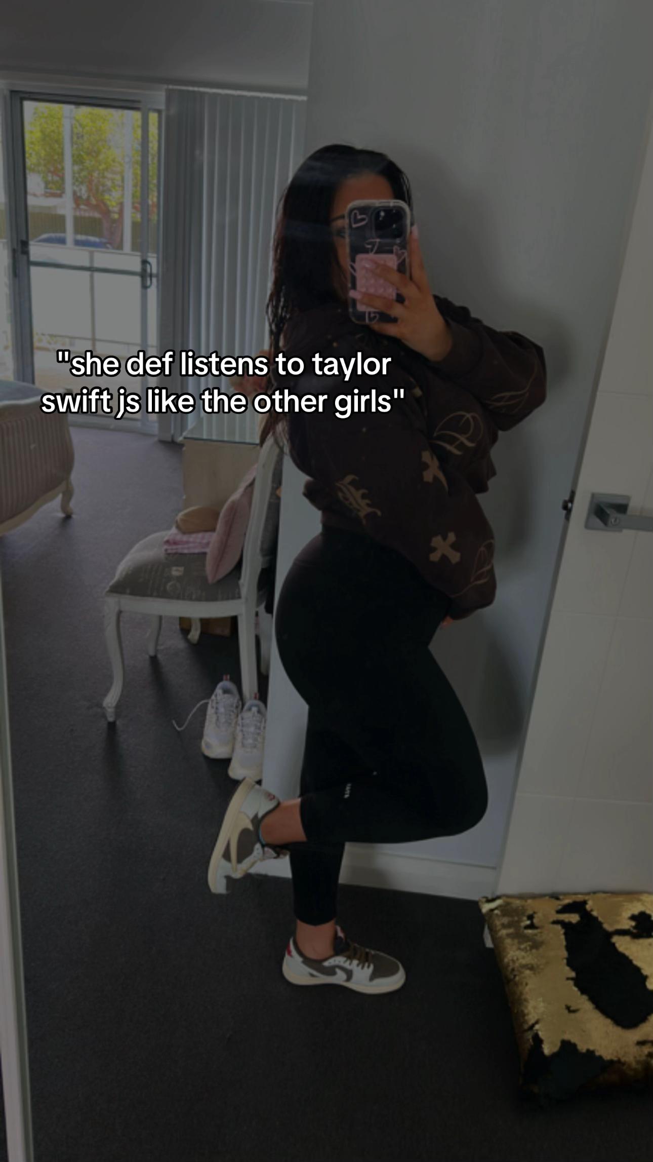 @༯