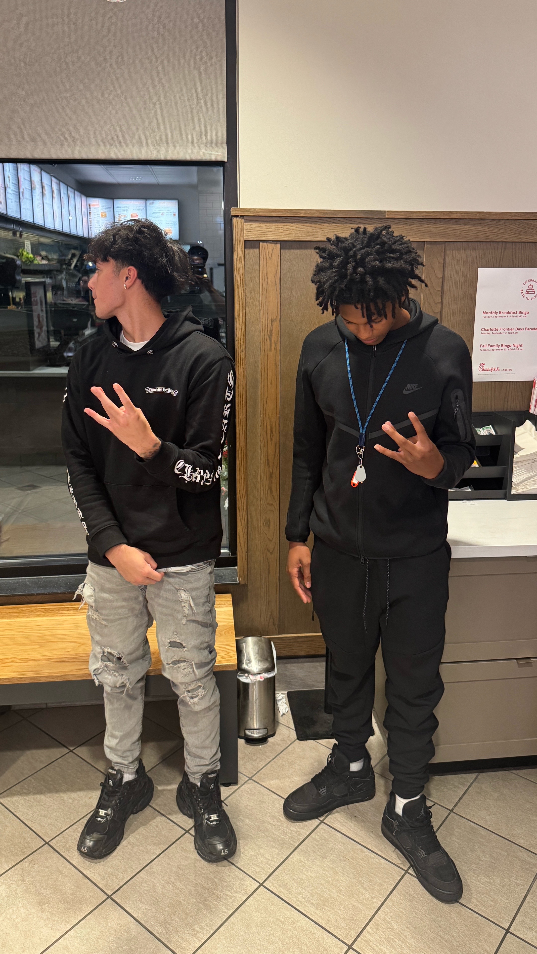 @️