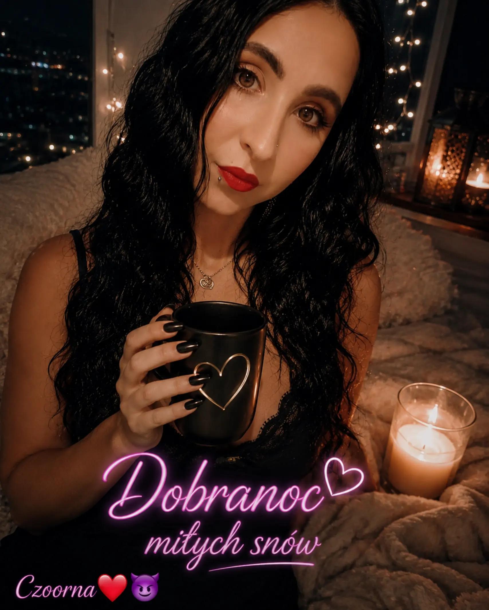 @Czoorna💋😈